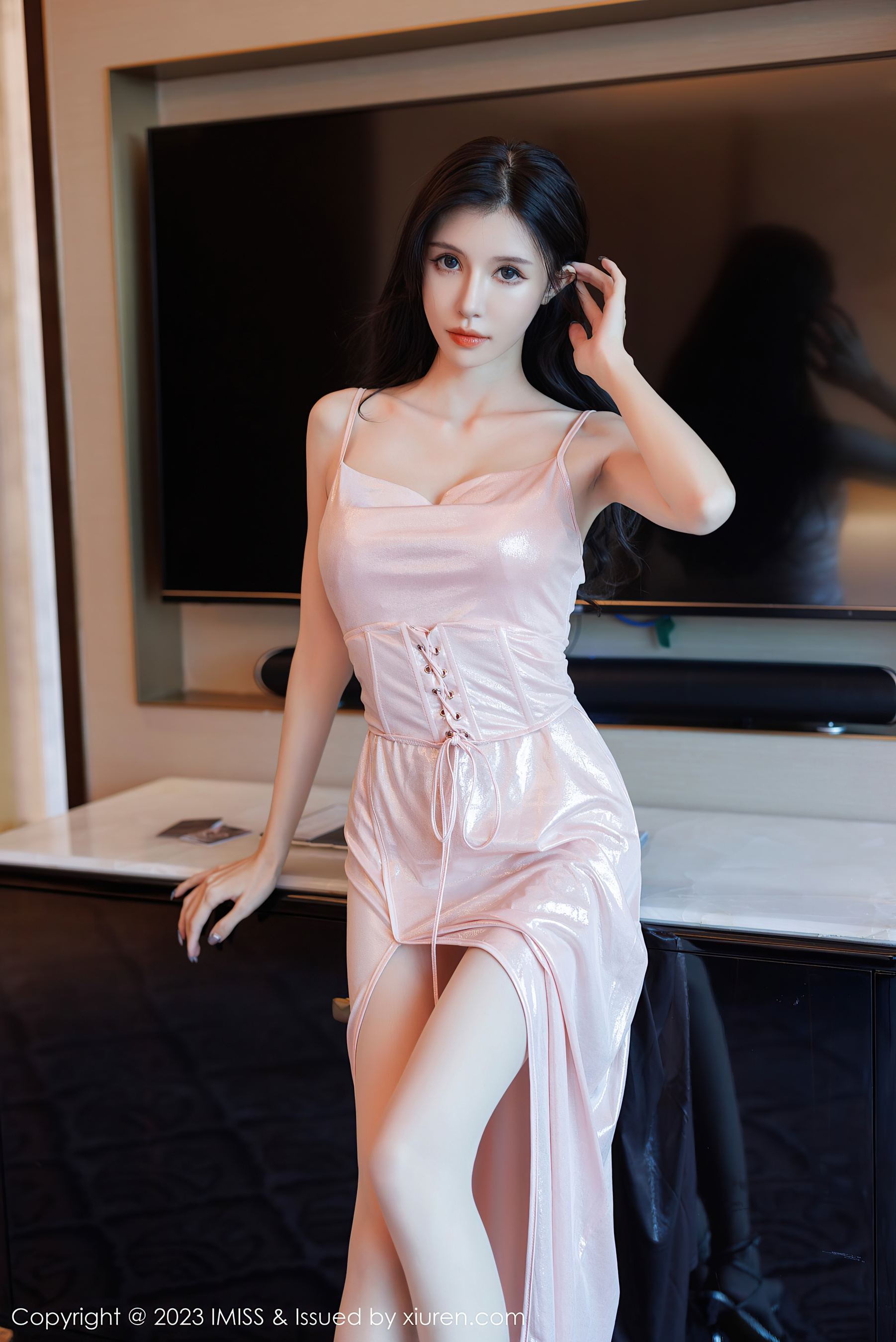  爱蜜社 VOL.711 泥鳅鳅 美腿长裙第13张