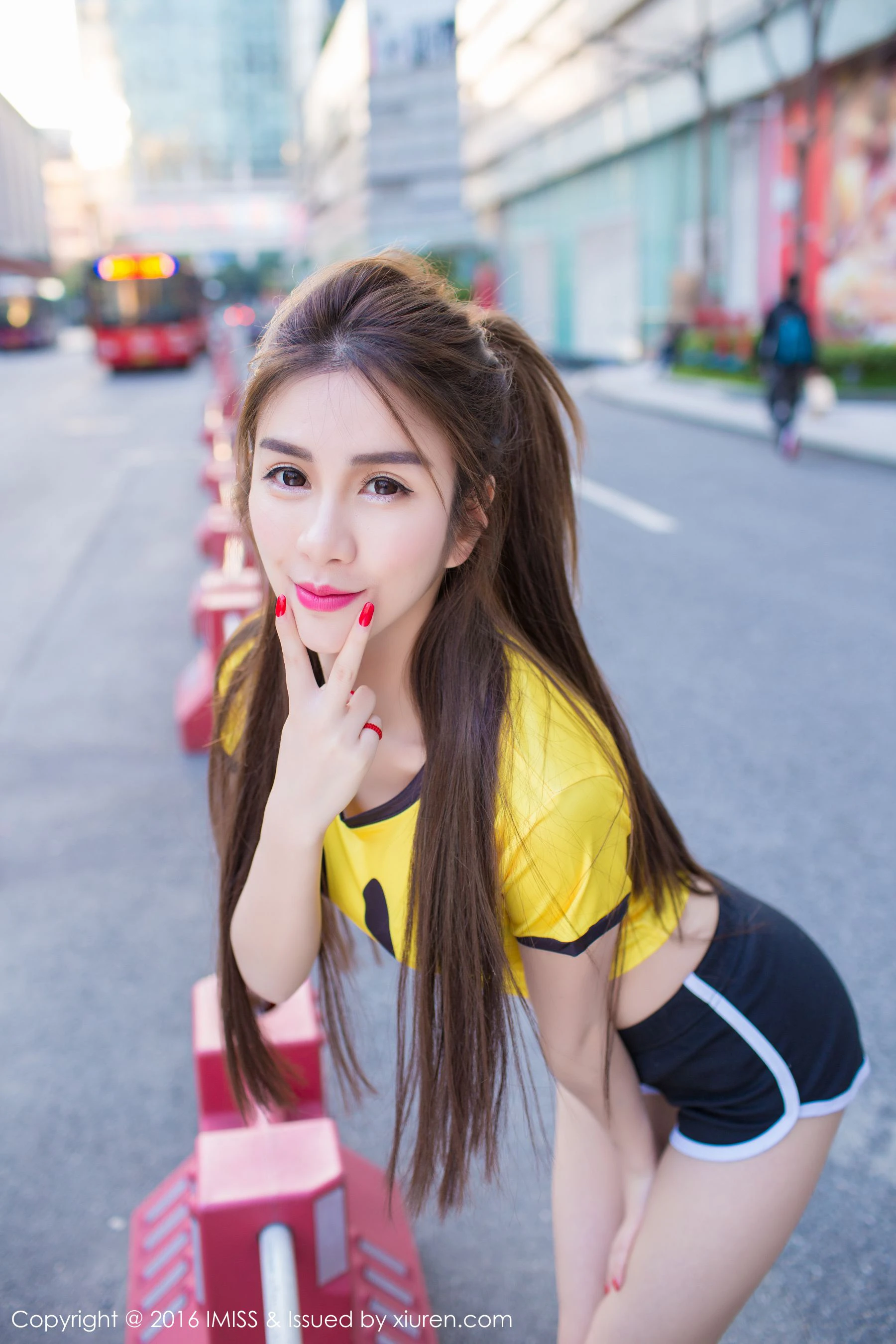  李李七七喜喜《泳装+内衣+街拍》 爱蜜社IMiss Vol.078