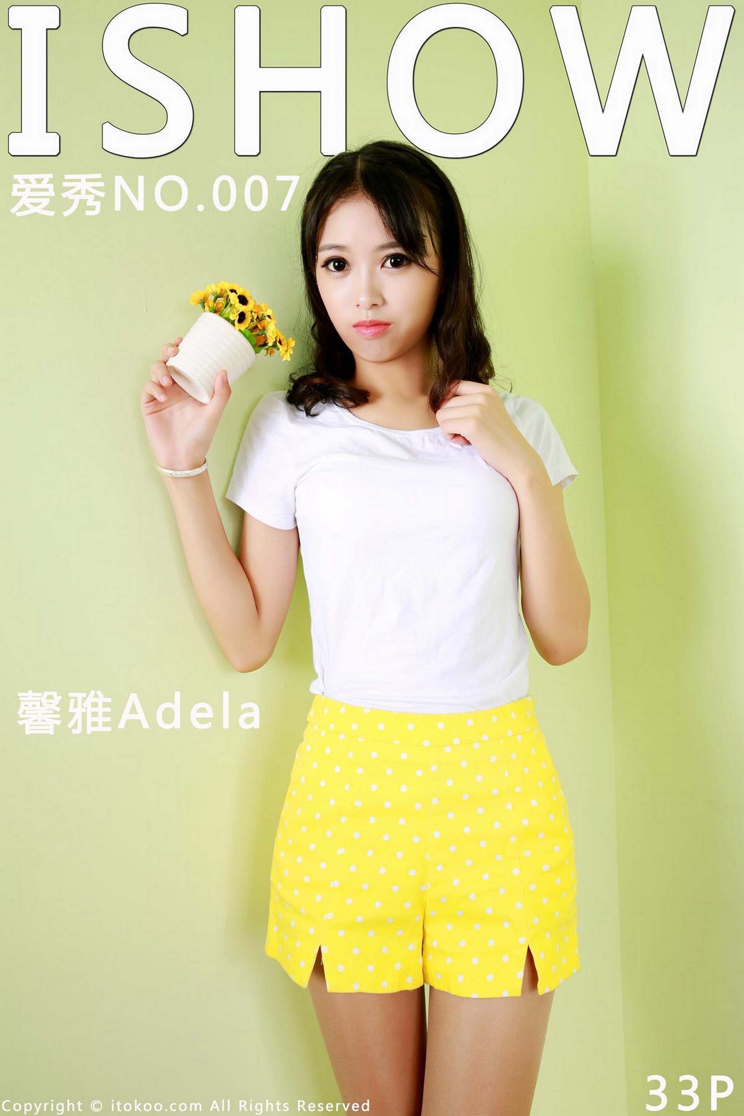 [ISHOW爱秀]白色短袖加黄色短裤美女 馨雅Adela 肉丝美腿与金色高跟性感写真 2015-09-10 No.007第1张