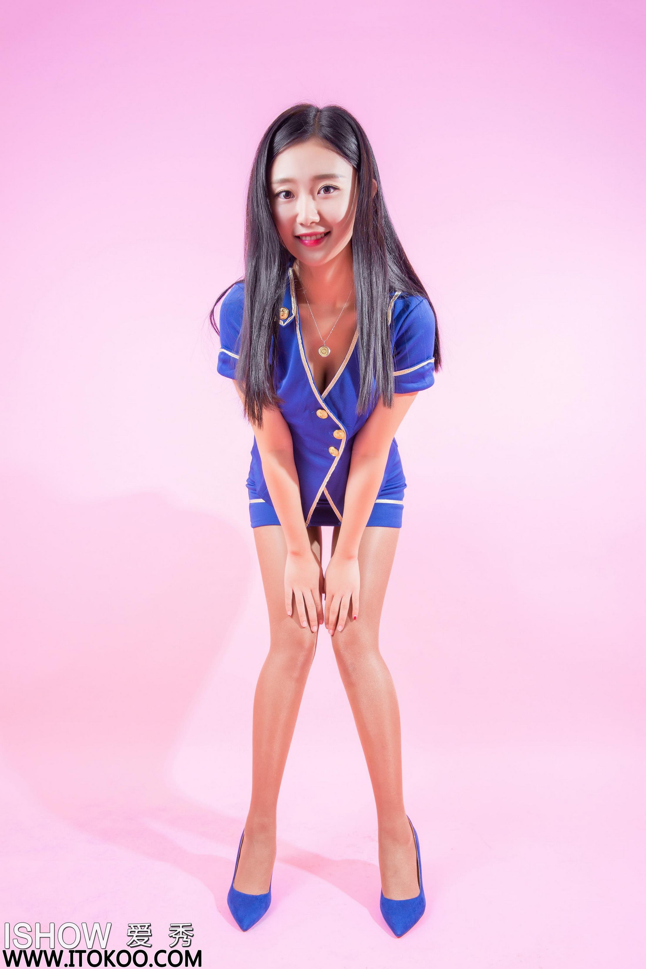 [ISHOW爱秀]蓝色空姐制服装美女Model 樱桃Cherry 肉色连身丝袜美腿与蓝色高跟性感写真 2016-12-11 No.079第3张