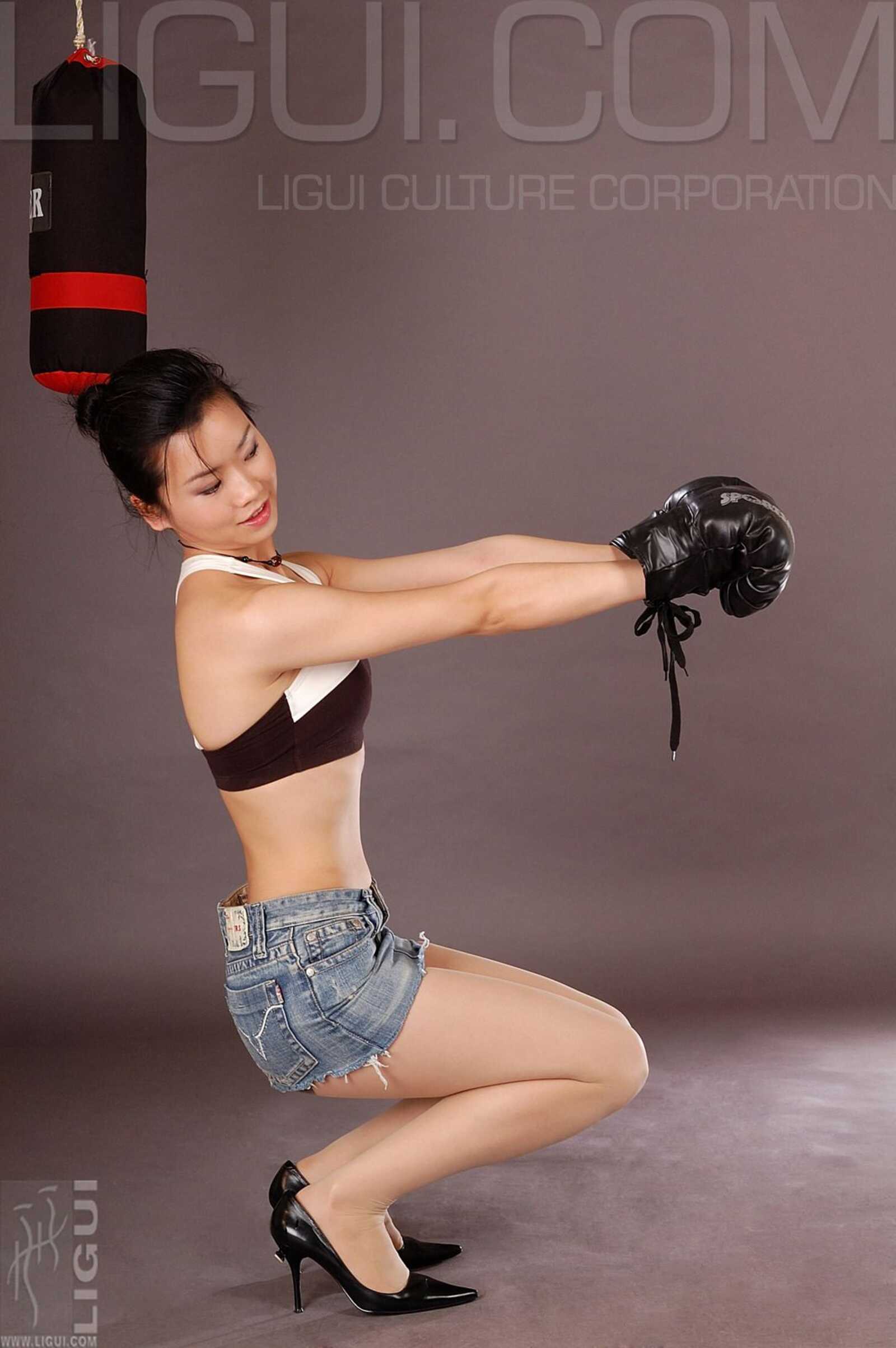 [丽柜LiGui] Model 由美《牛仔搏擊女郎》丝足写真集第12张