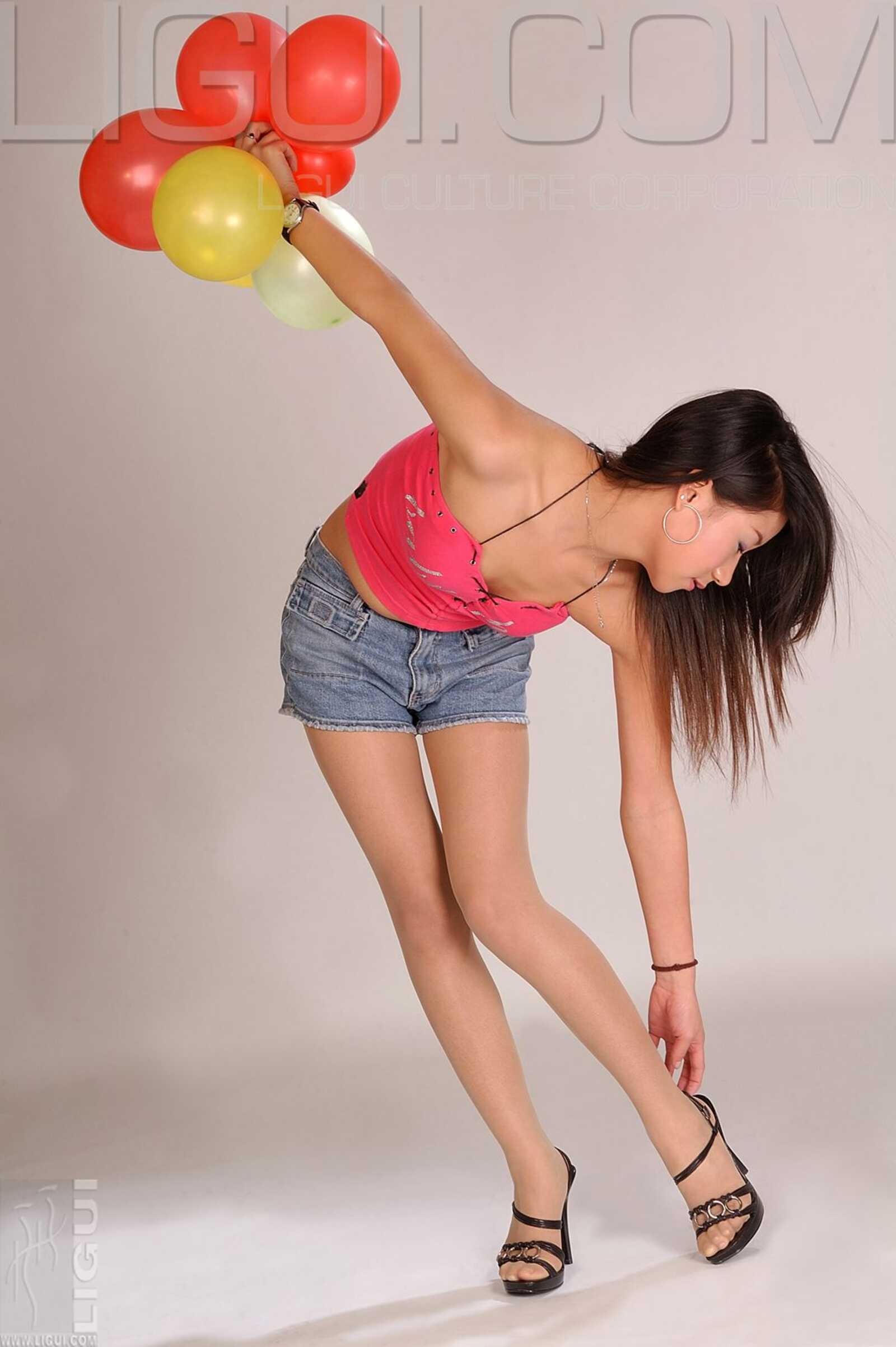 [丽柜LiGui] Model 默默《牛仔女孩》丝足写真集图片第8张