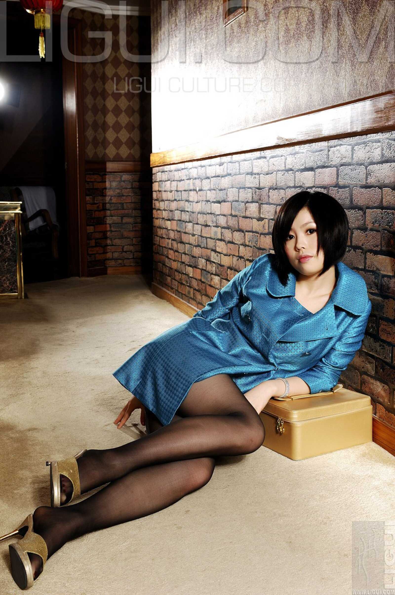 [丽柜LiGui] Model 慕子《蓝色精灵》丝足写真图片第6张