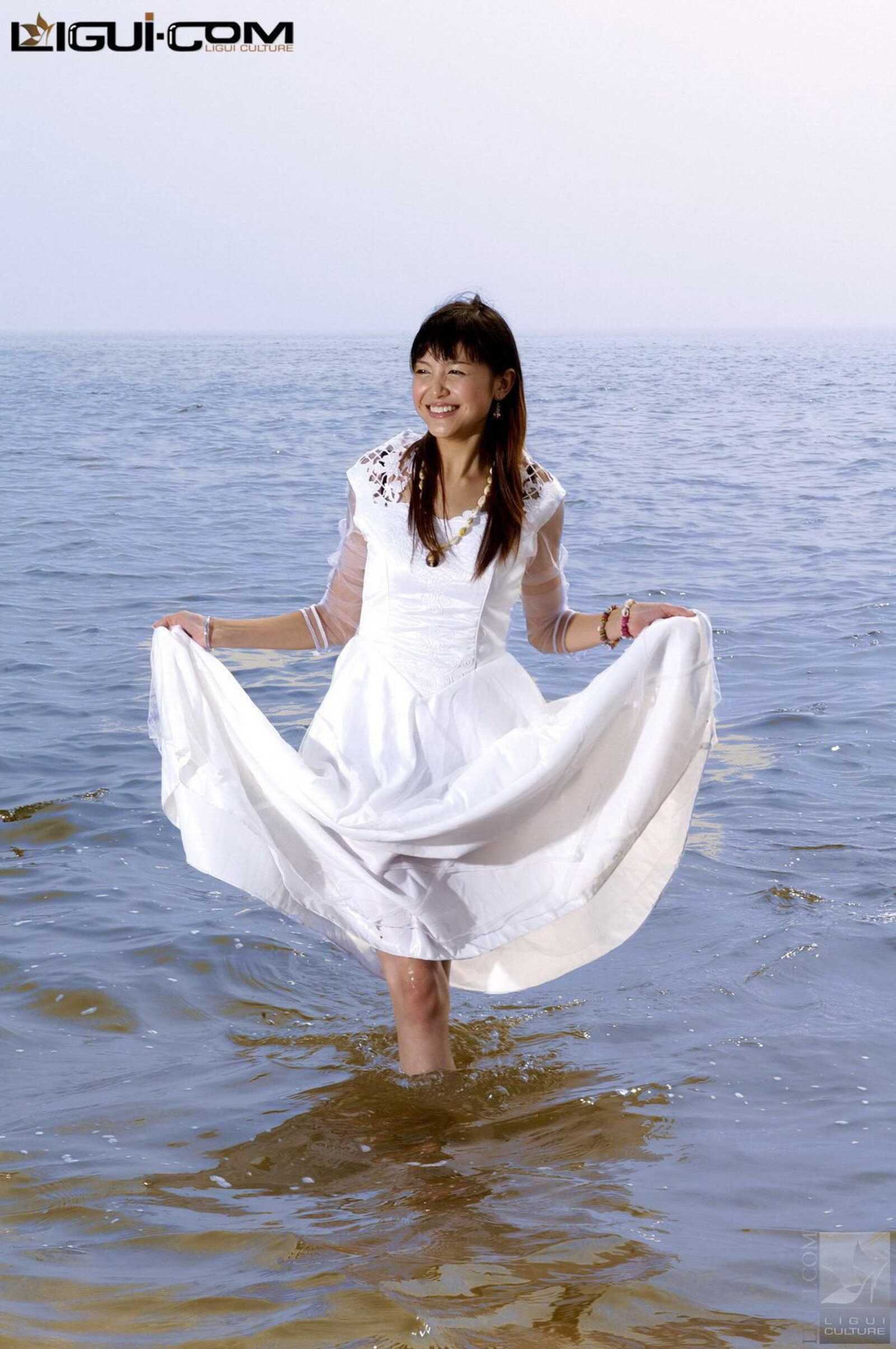 [丽柜LiGui] Model 菲儿《丝袜版白雪公主》丝足写真第2张