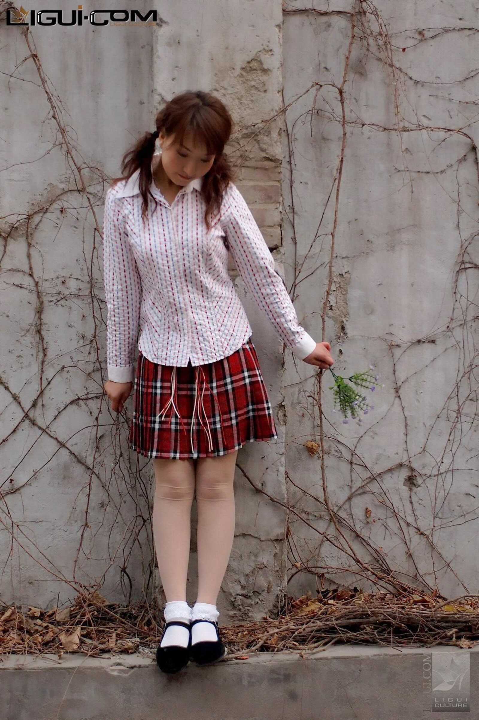 [丽柜LiGui] Model 英子《初恋布鞋女孩》丝足写真图第5张