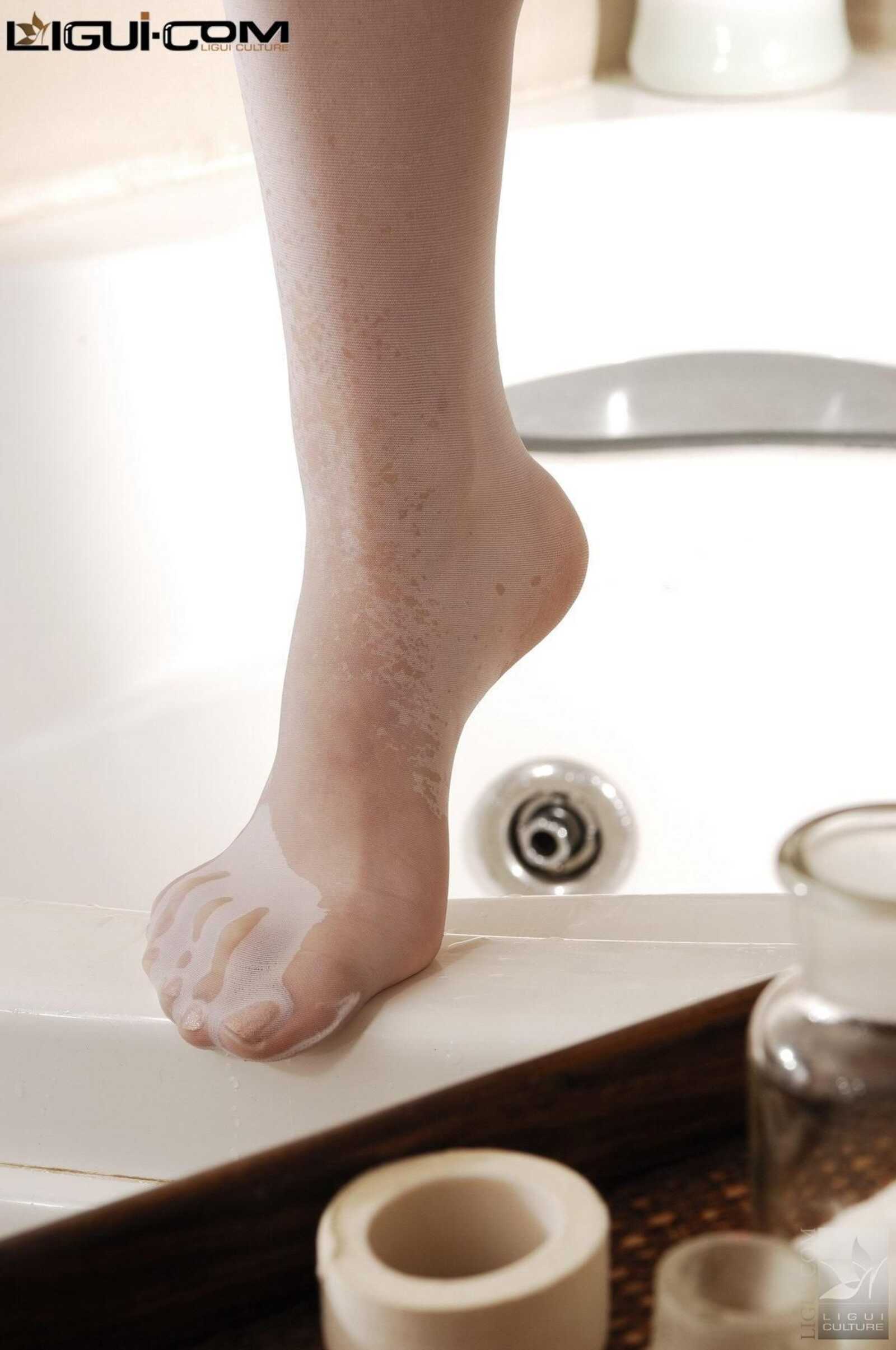 Model 程海伦《浴室的人鱼》 [丽柜LiGui] 丝足写真第12张