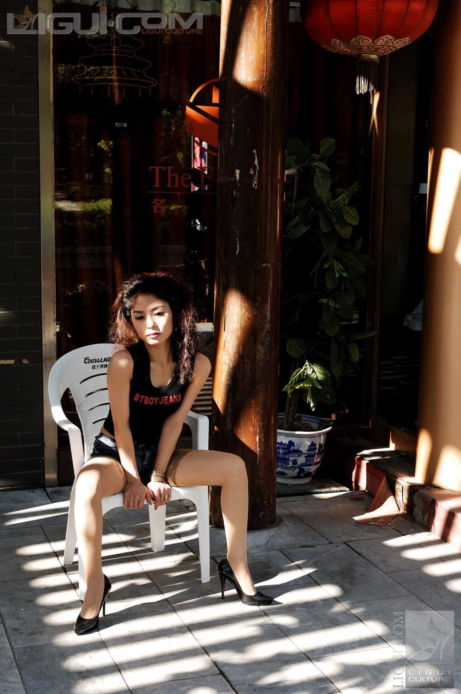 Model 冰清《牛仔和丝袜街拍》 [丽柜LiGui] 丝足写第9张