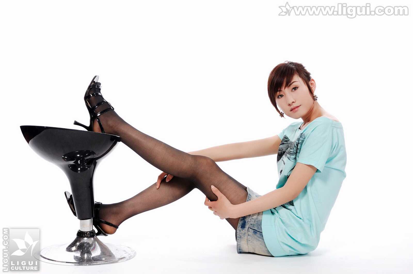 Model 张迪《黑丝经典》 [丽柜LiGui] 美腿玉足写真第6张