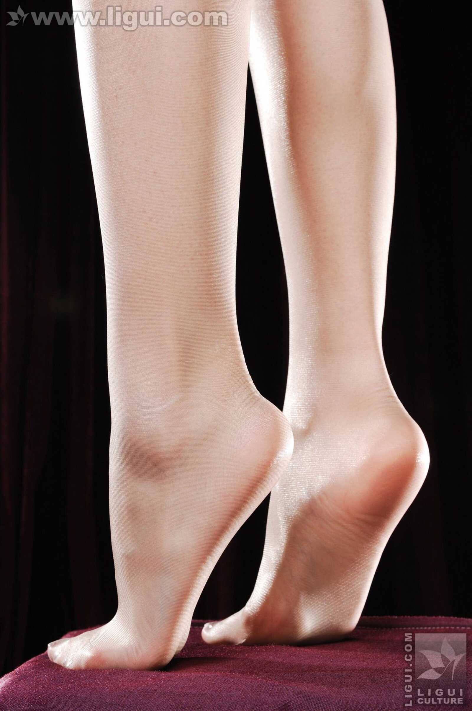 Model 左左《尊贵身份的完美诱惑美足》 [丽柜Li第6张