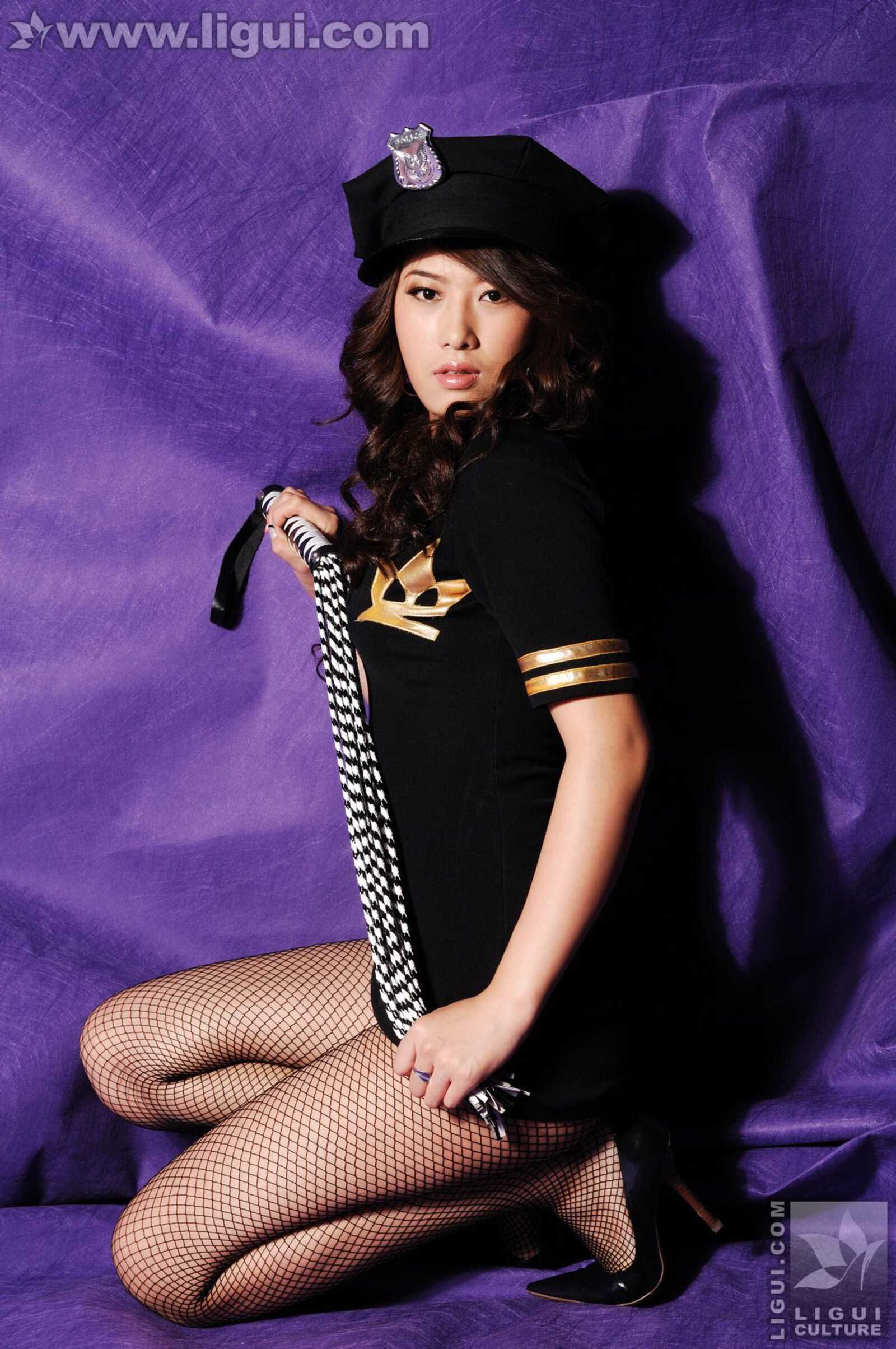 Model 思玉《制服诱惑下的美足》 [丽柜LiGui] 美腿第9张