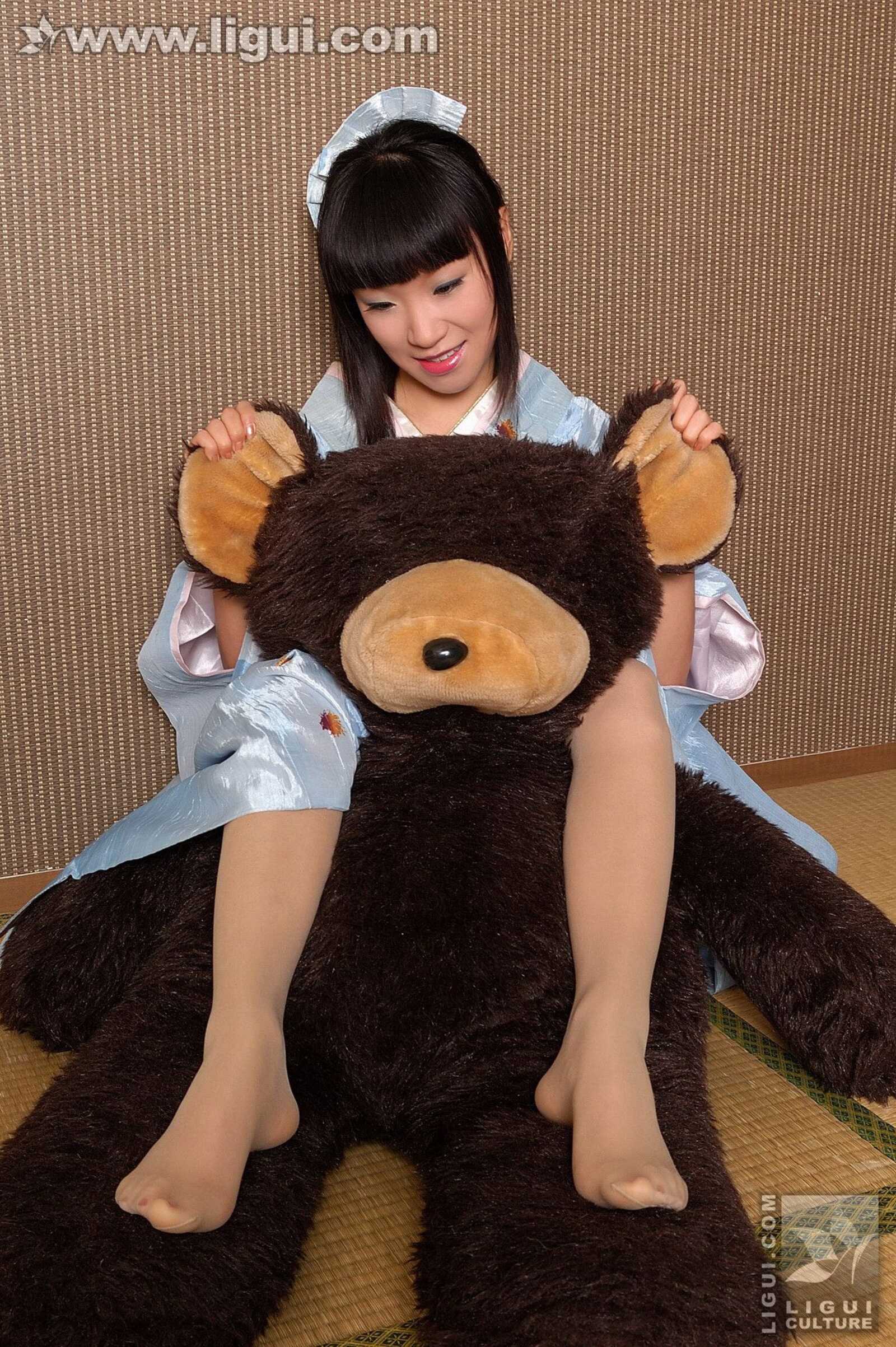 Model 伊园《日本丝袜少女与狗熊的邂逅》 [丽柜第5张