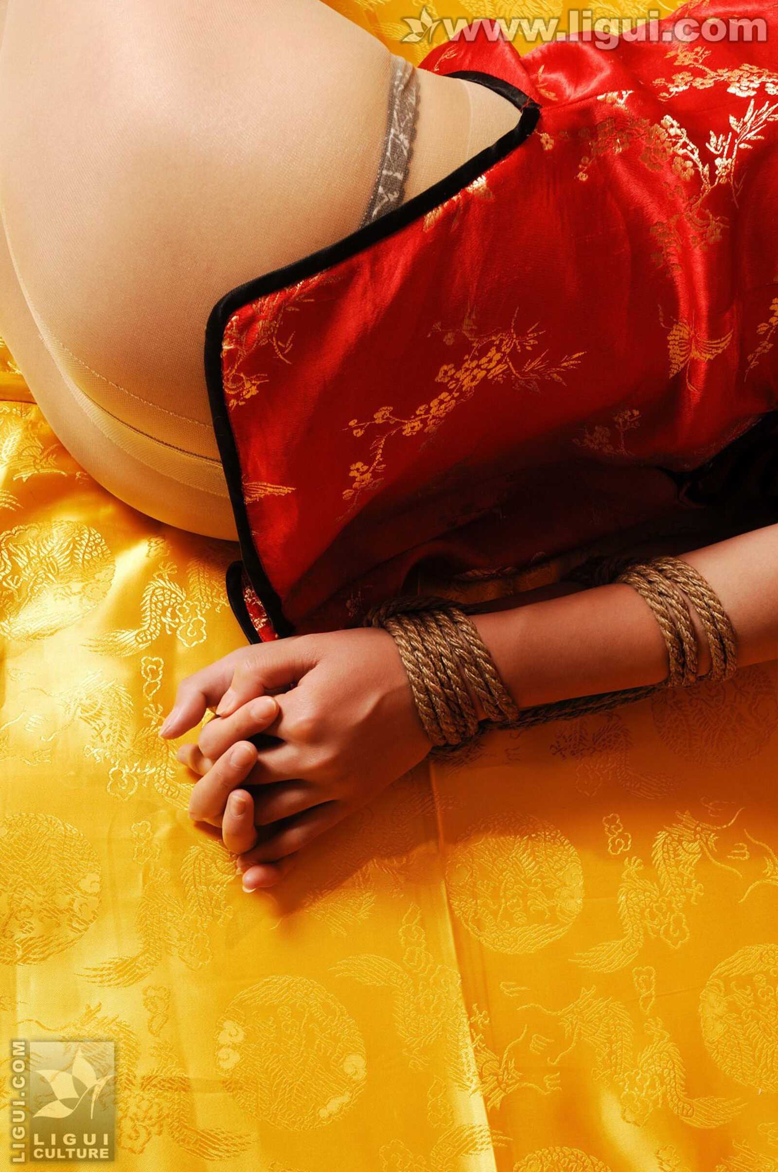 [丽柜美束LiGui] Model 伊园、菲菲《新年特别礼物》第14张