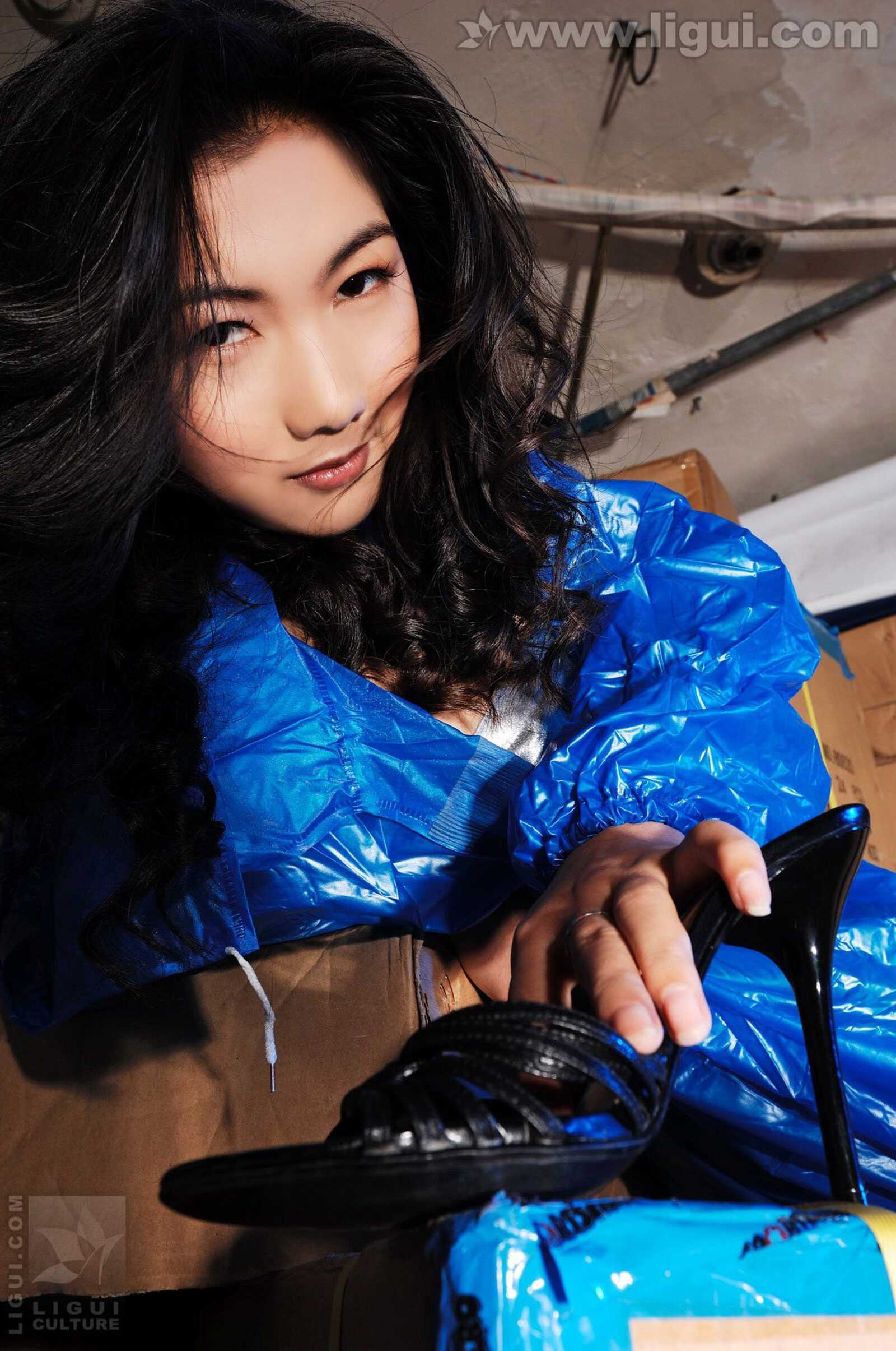 Model 丝丝《误入仓库猎艳白丝性感尤物》 [丽柜第7张