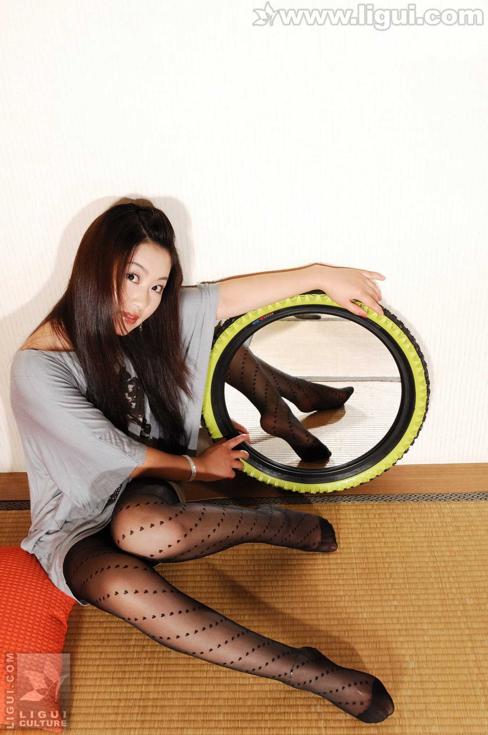 Model 小露露《脱丝沐浴》 [丽柜LiGui] 比足写真图第12张