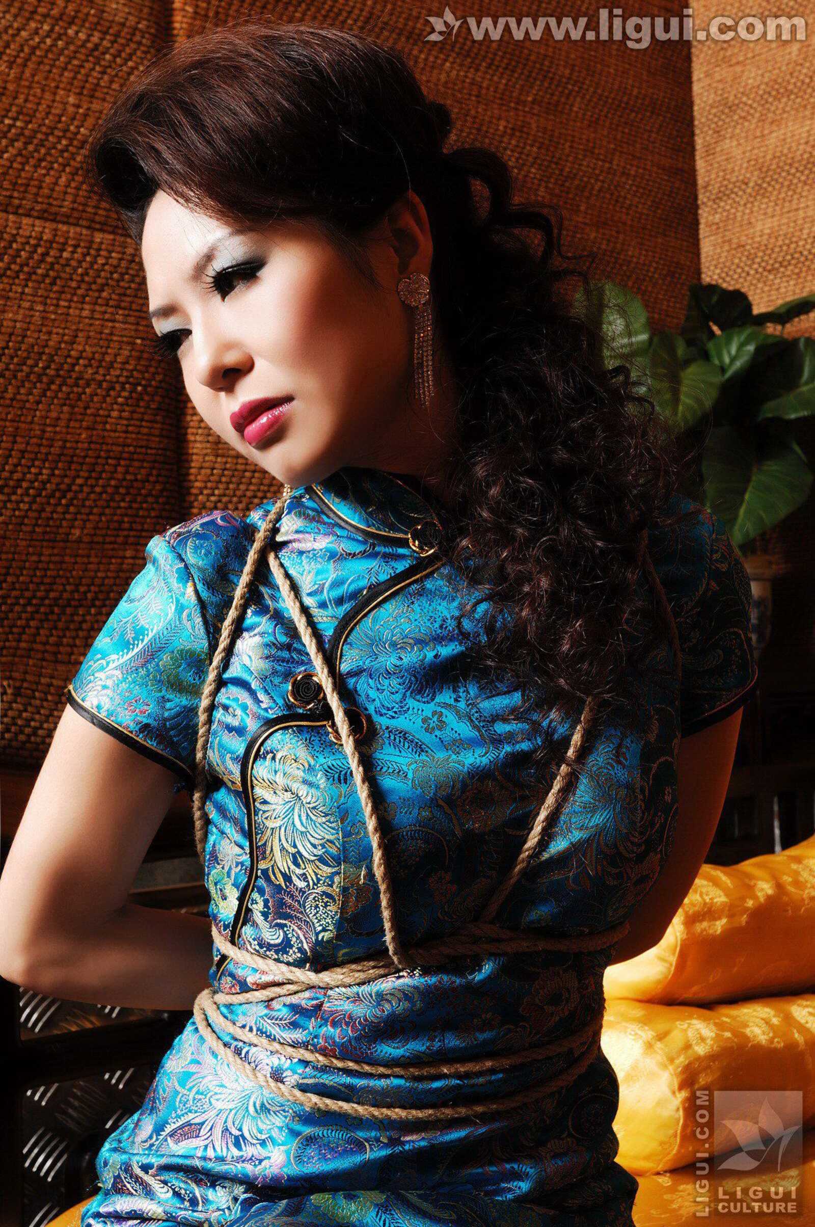 Model 冰清《东方少妇挣扎中的捆绑》 [丽柜美束第13张