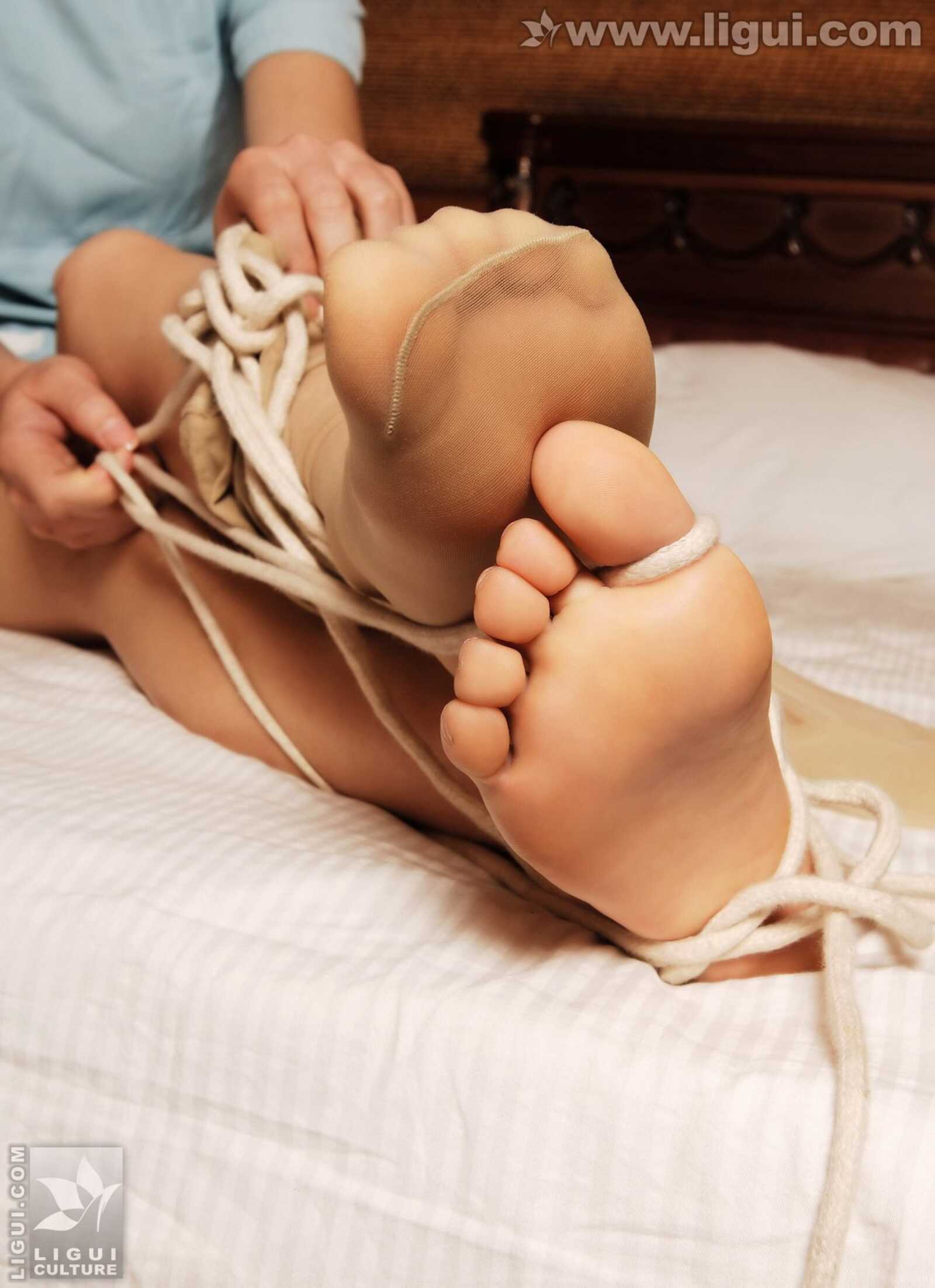 Model 尤美《含苞待放鐐銬系列》 [丽柜美束LiGui第1张