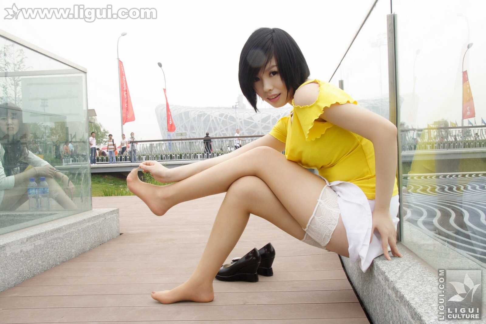 Model 幕子《草地上展现多姿美腿》 [丽柜LiGui] 丝第9张