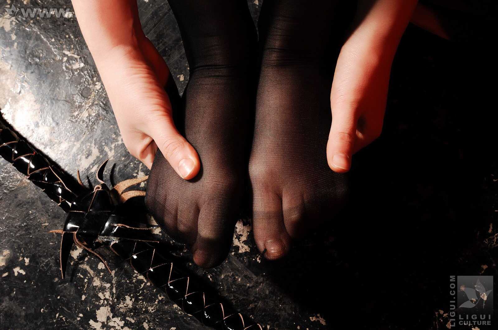 Model 幕子《霸道女王妩媚黑色》 [丽柜LiGui] 丝袜第6张