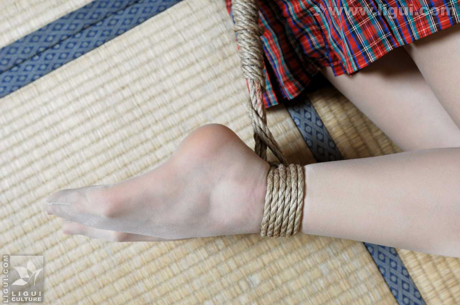 Model 由美《南航空姐吃料理被俘》 [丽柜美束Li第10张