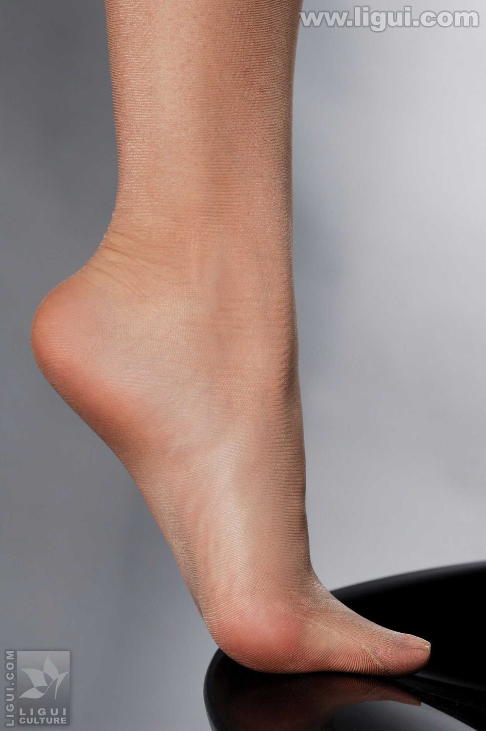 Model 左左《性感白领商务间美腿展示》 [丽柜Li第6张
