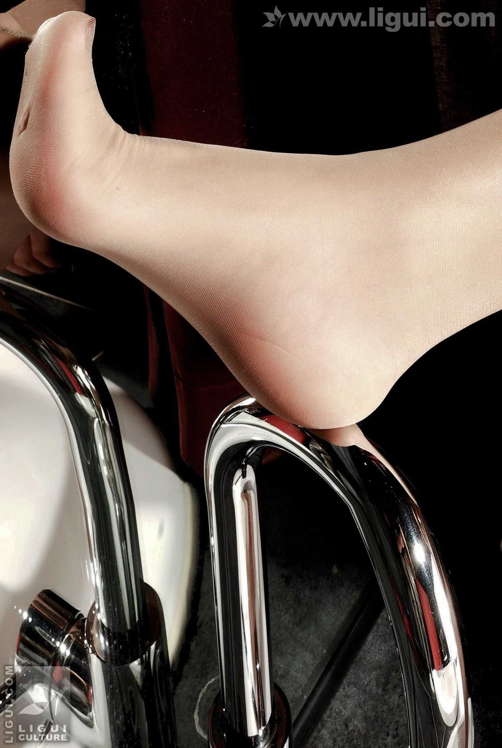 Model 思玉《华丽风景下的高跟迷人风情》 [丽柜第1张