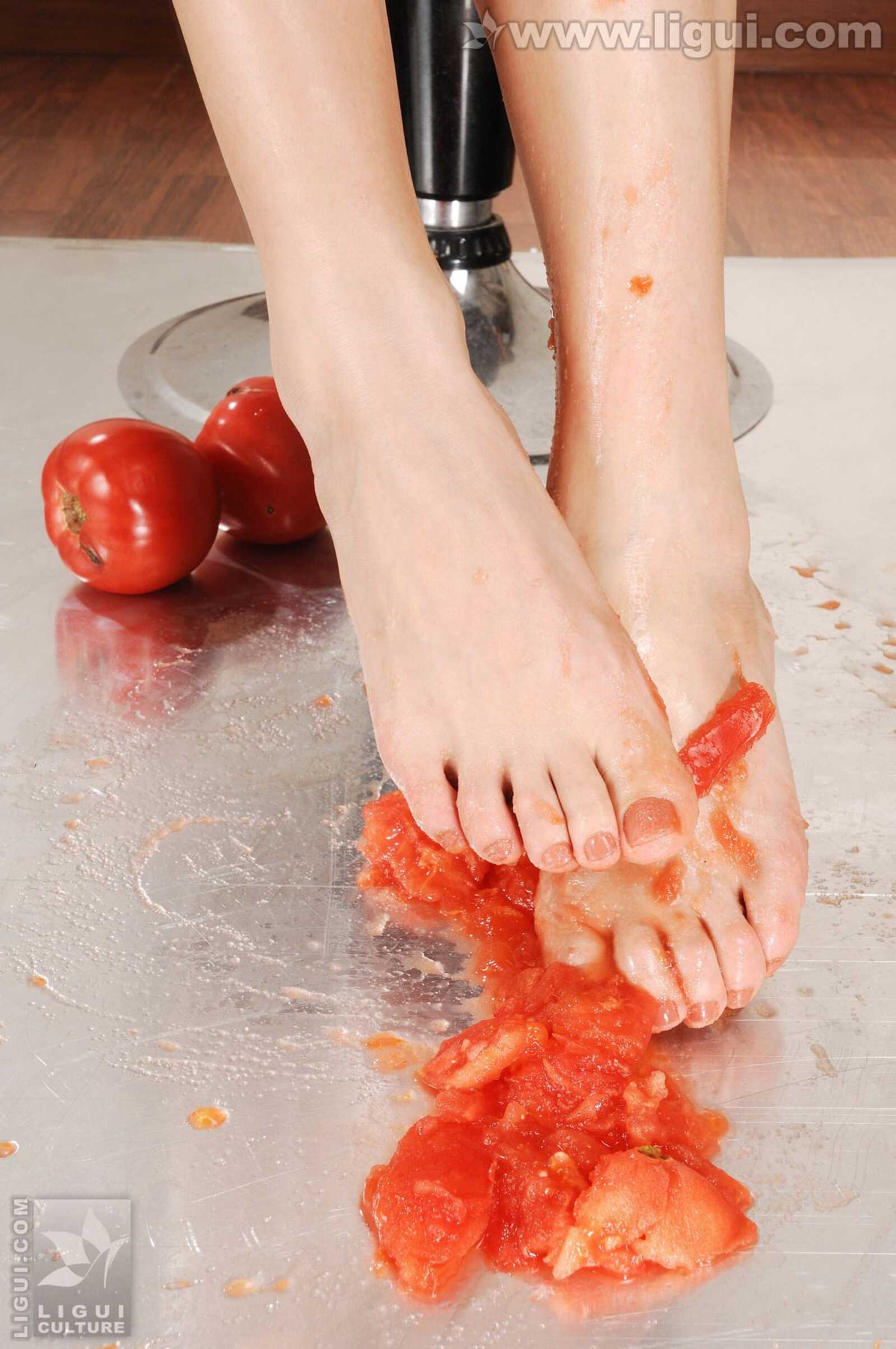 Model 尤美《黏湿的美腿踩踏》 [丽柜LiGui] 美腿玉第5张