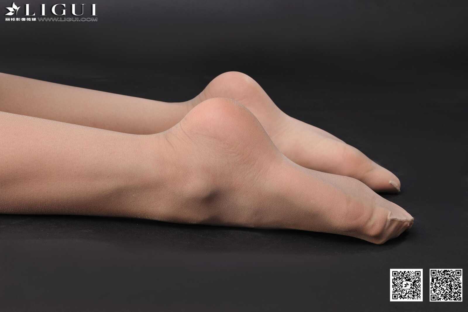 [丽柜LiGui] Model 可馨《职场丽人肉丝袜美足》美腿第11张