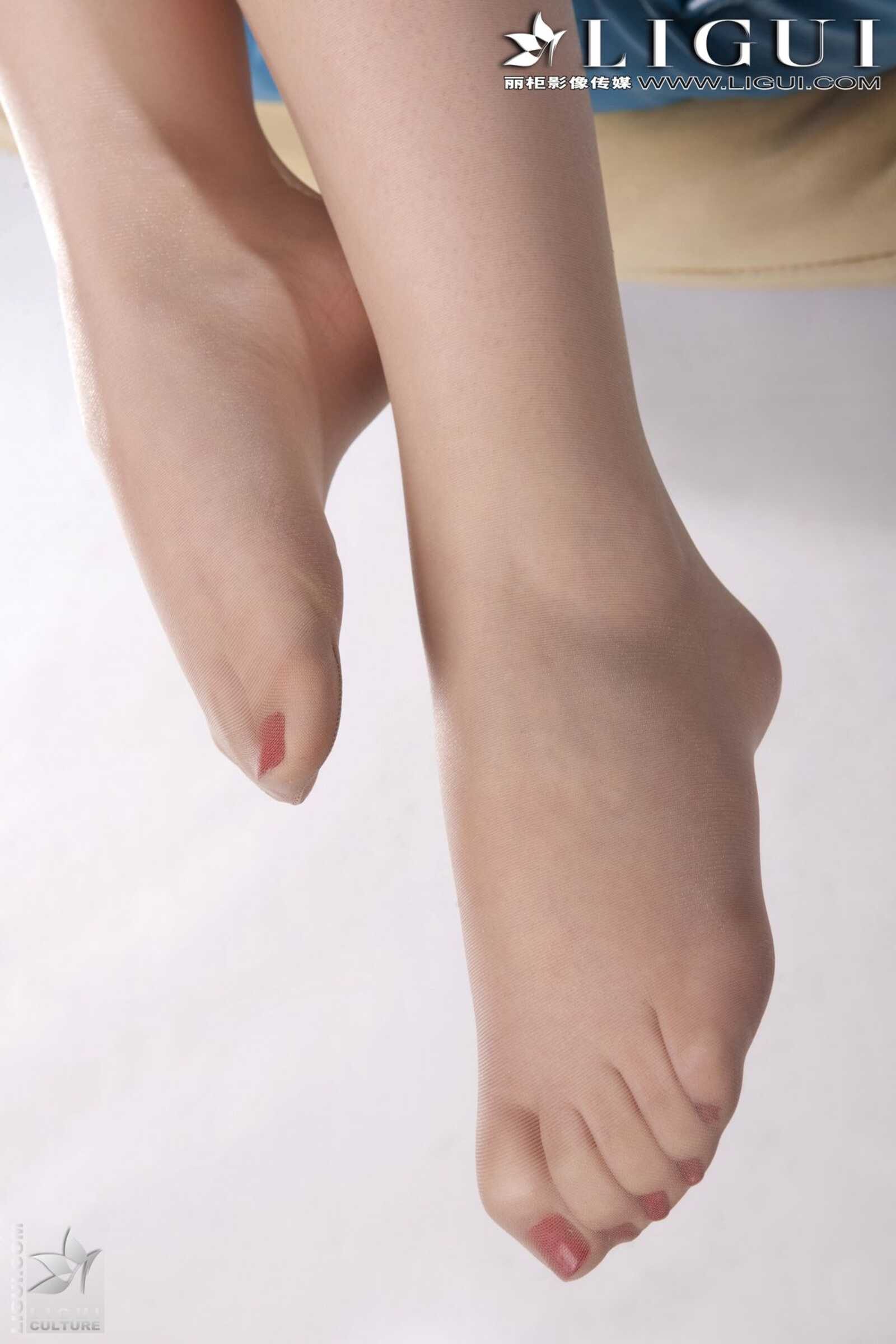 Model 乔萌《职业装肉丝高跟美足》 [丽柜LiGui] 美第3张