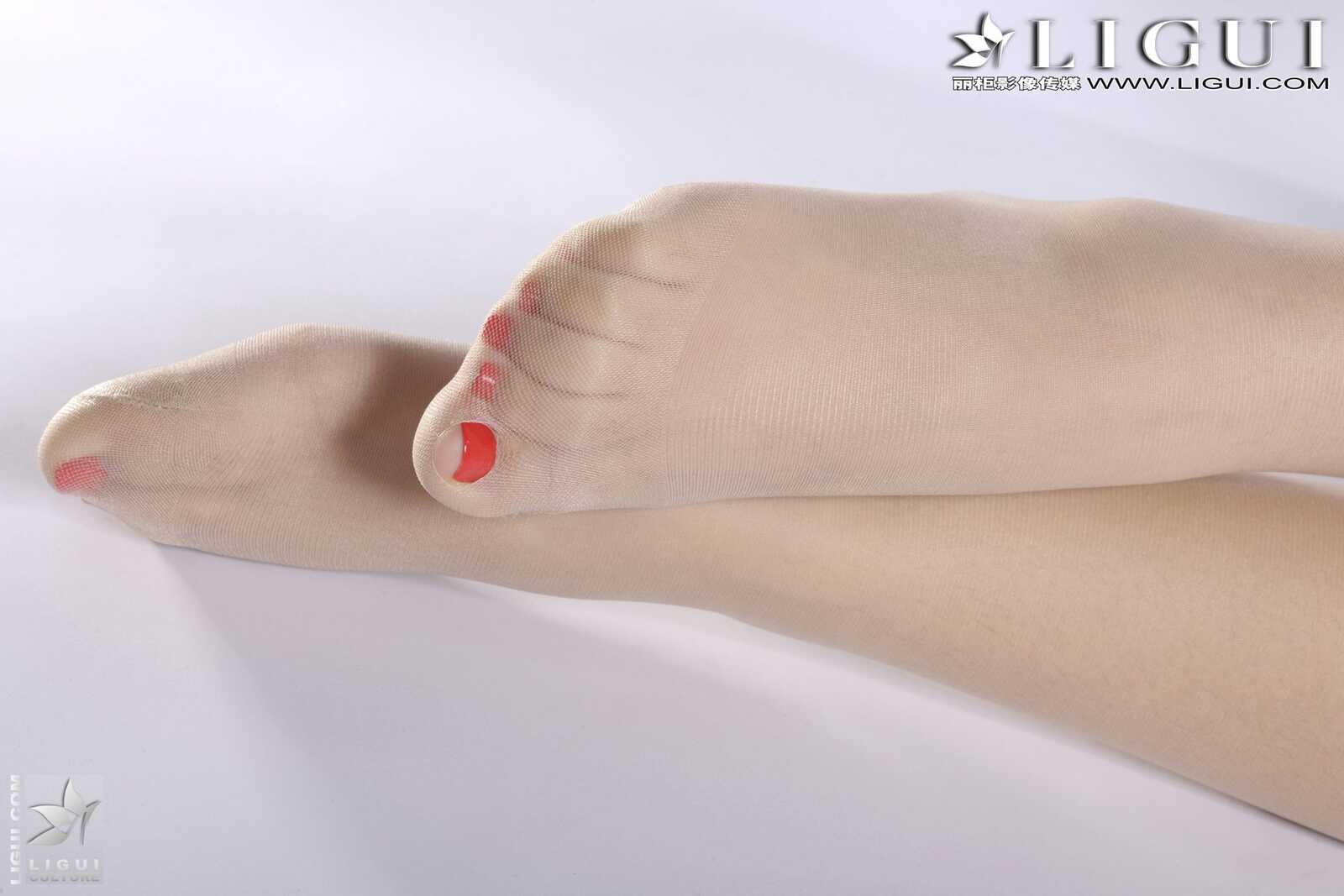 Model 小可《肉丝袜美足》 [丽柜LiGui] 美腿玉足写第5张