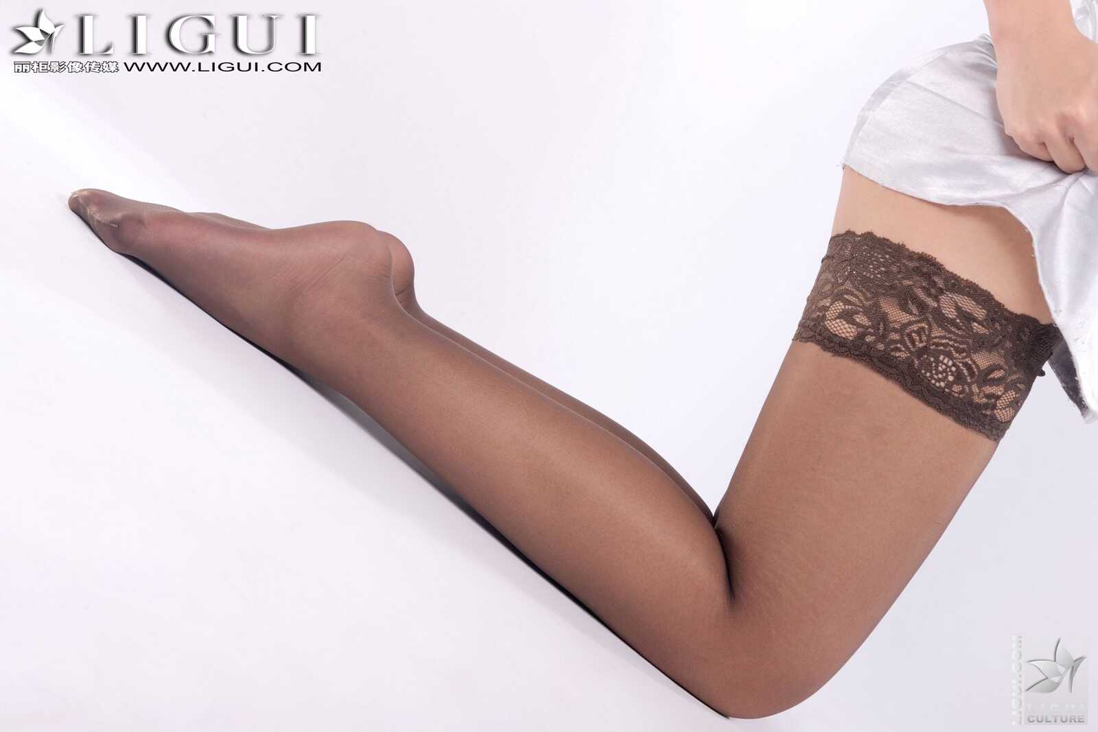 Model 甜甜《灰丝高跟美足》 [丽柜LiGui] 美腿玉足第10张
