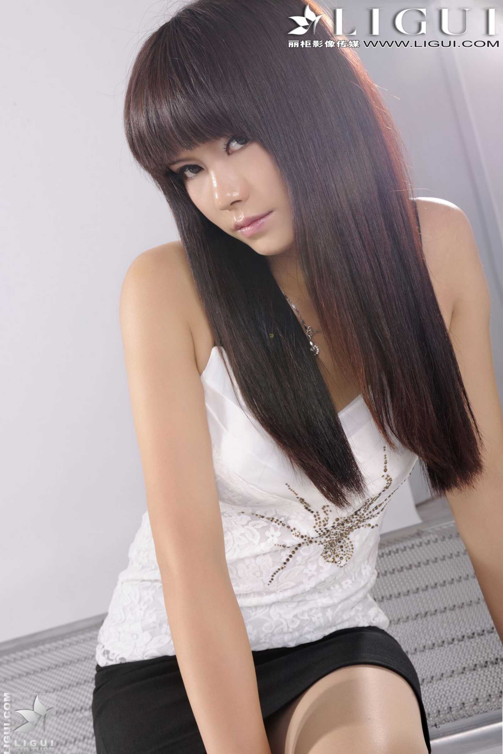 Model 晴晴《青春美少女》 [丽柜LiGui] 美腿玉足写第8张
