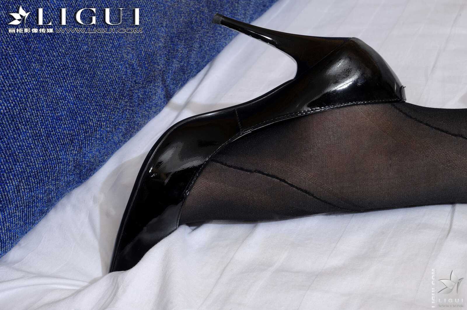 Model 美美《黑丝的诱惑》 [丽柜LiGui] 美腿玉足写第3张