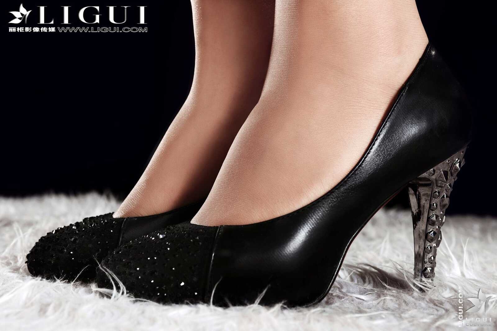 Model 怡萱《俏丽的女警》 上下合集 [丽柜LiGui] 美第15张