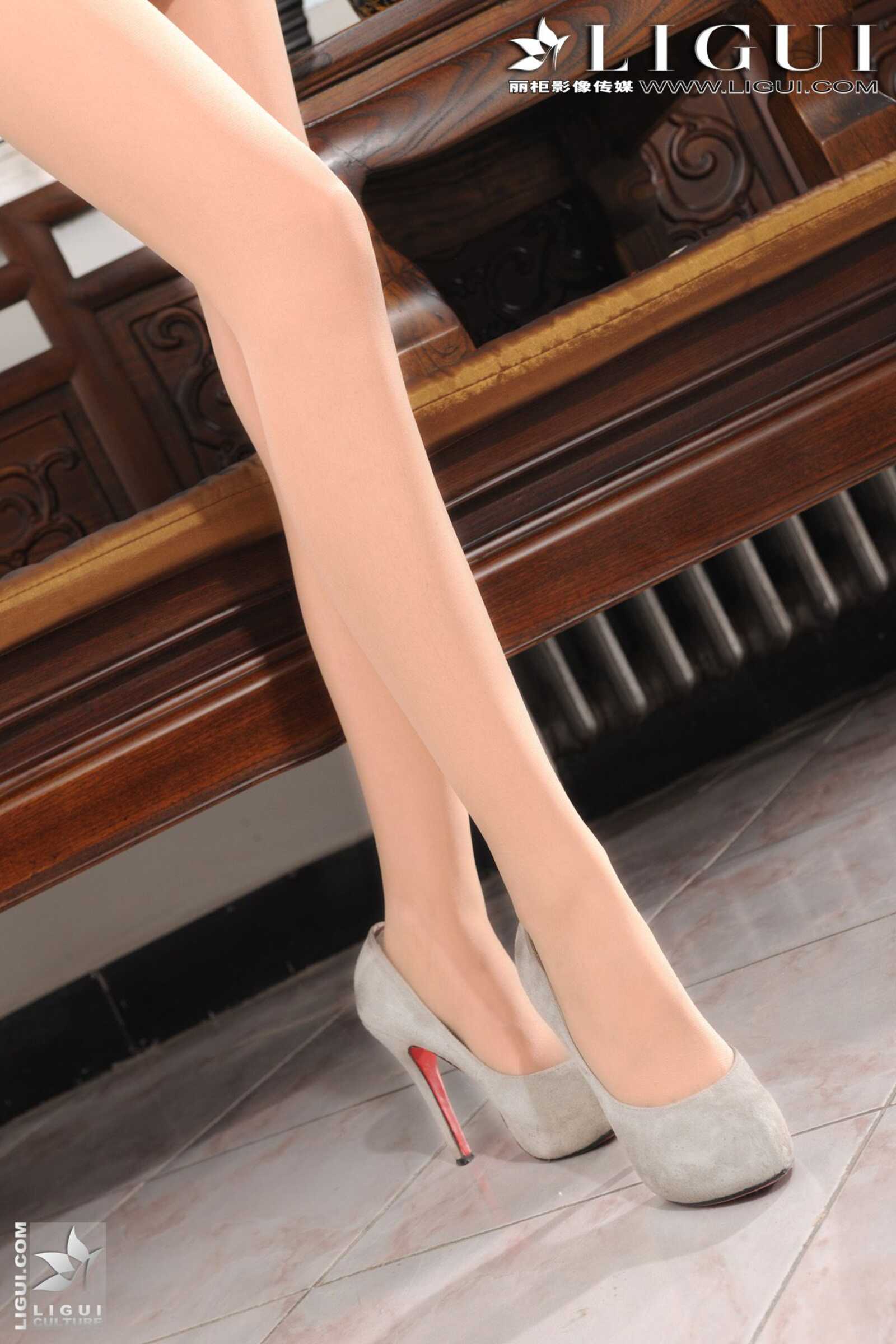 Model 文欣《古榻丝韵》 上下合集 [丽柜LiGui] 美腿第18张