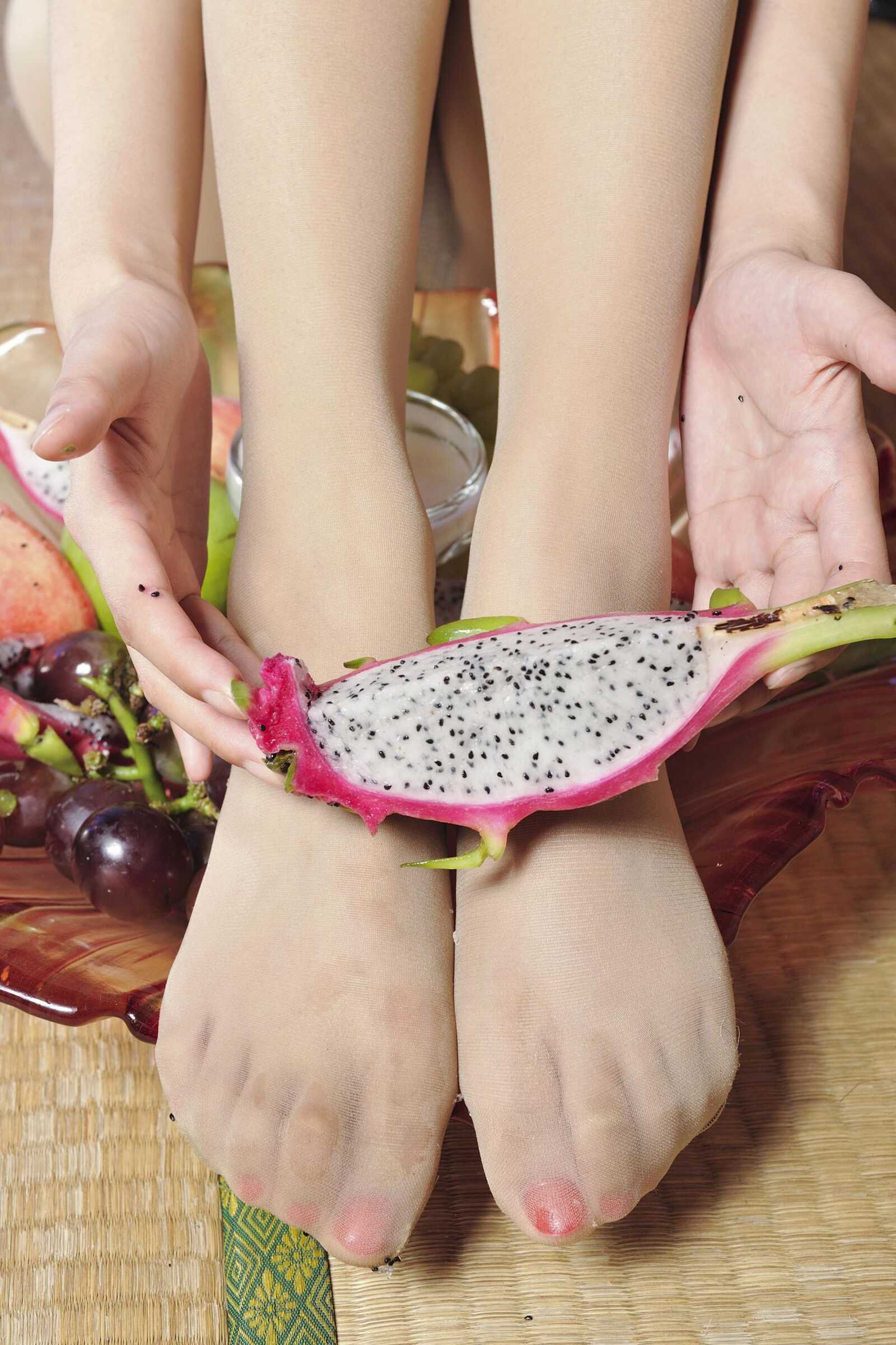 Model 笑笑《水果肉丝美足》上下合集 [丽柜LiGui第11张