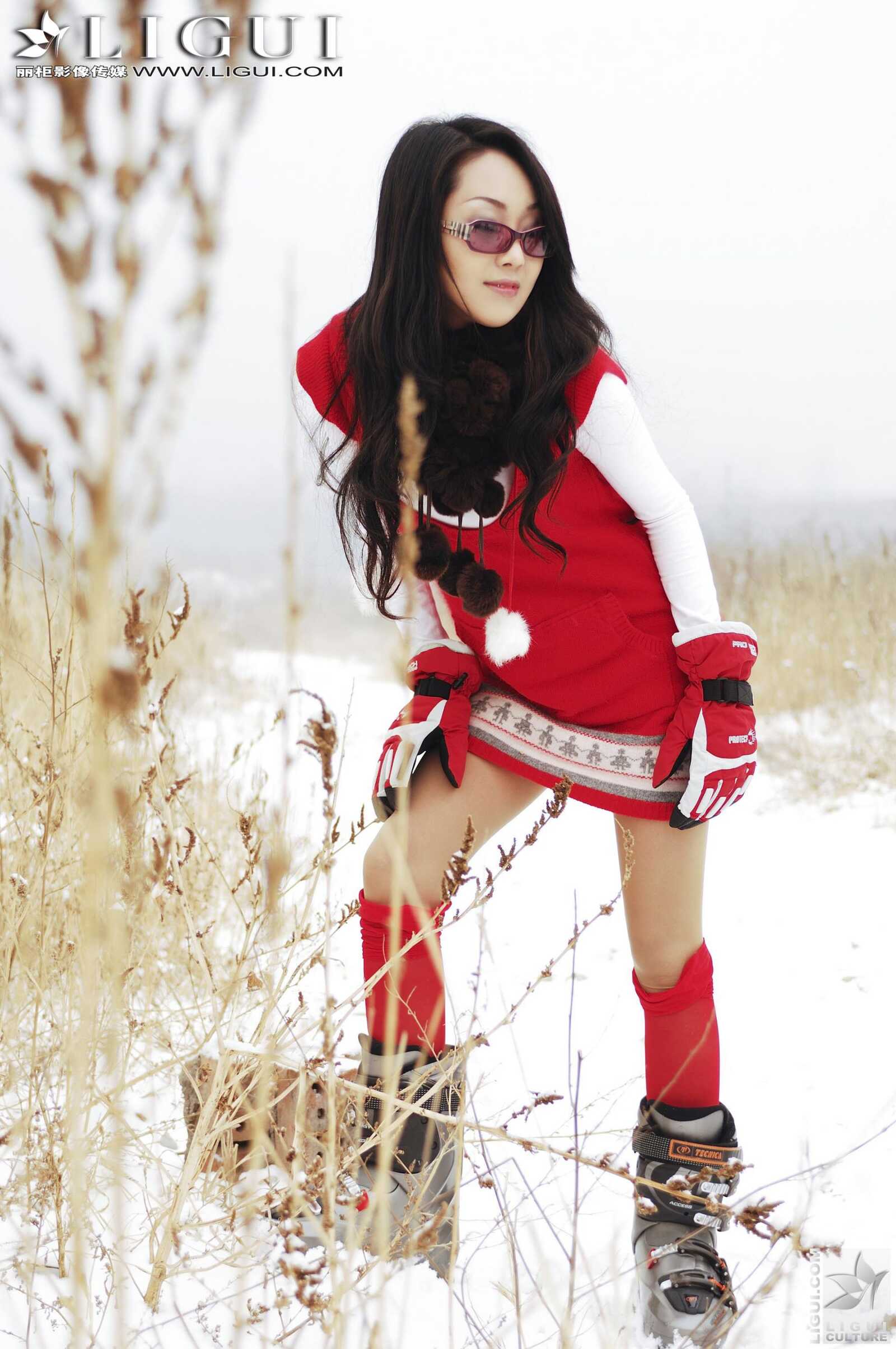 Model 琳达《雪地女郎丝足秀》上下合集 [丽柜Li第18张