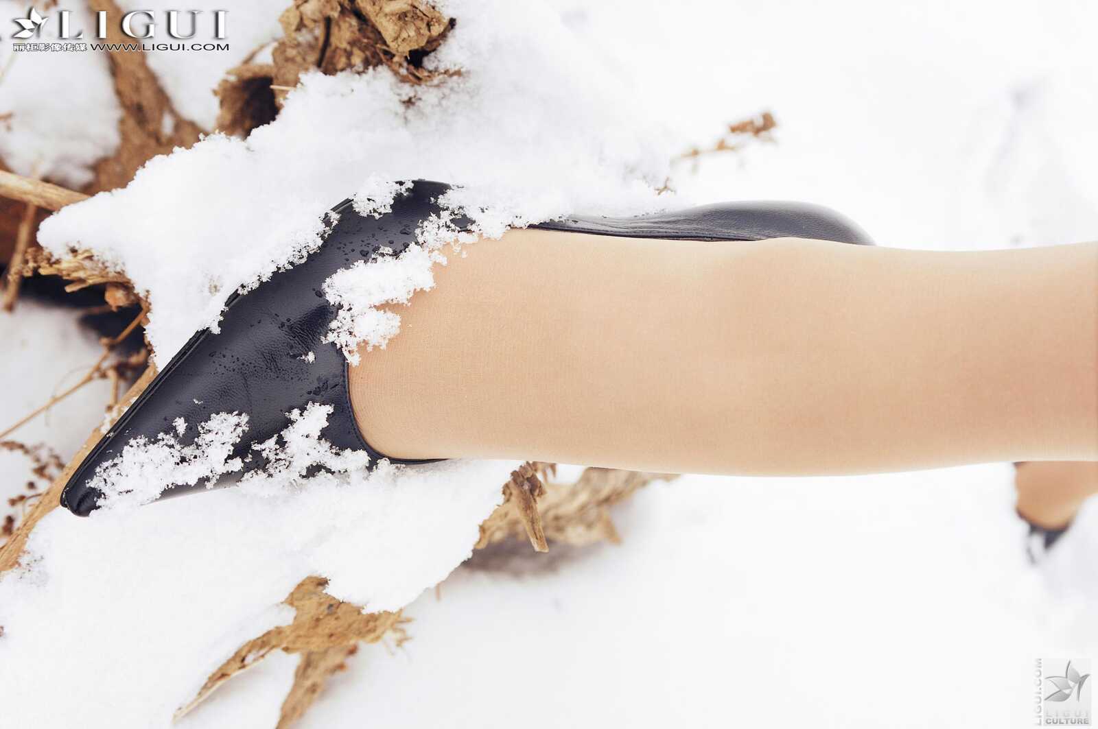 Model 琳达《雪地女郎丝足秀》上下合集 [丽柜Li第8张