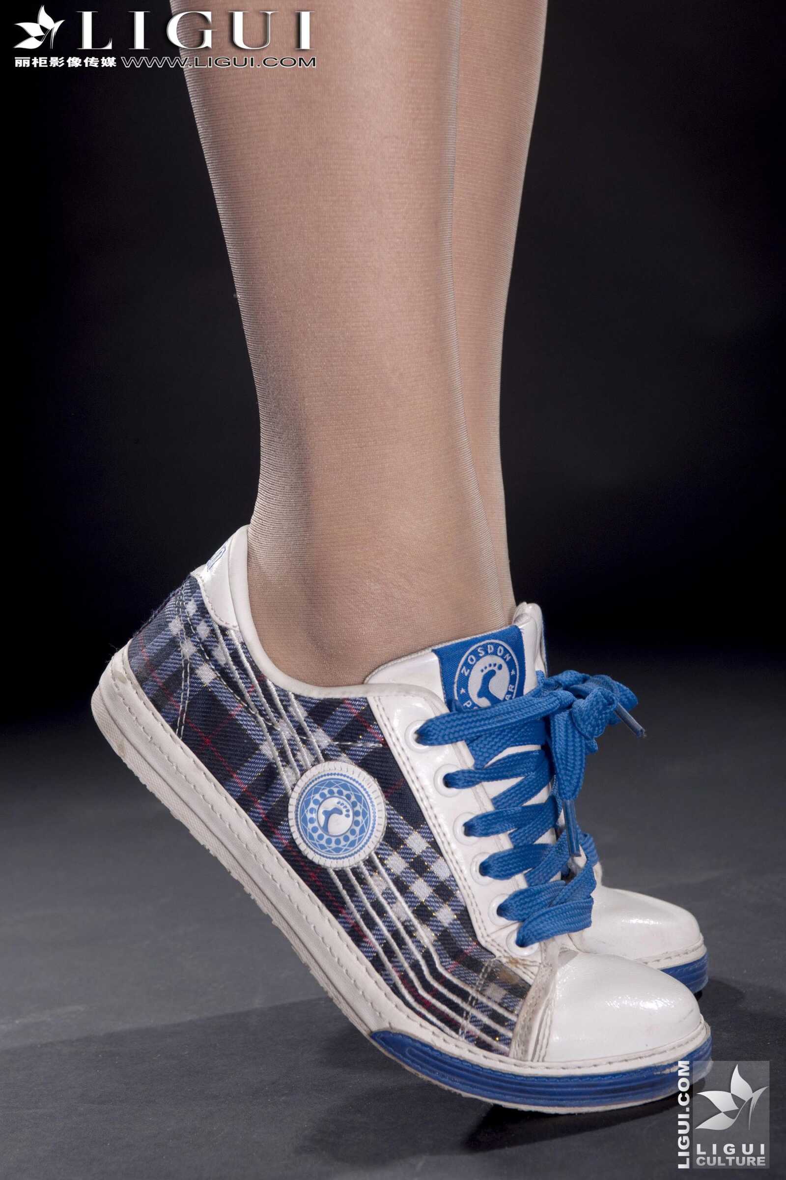 Model 美美《羽毛球美人丝足秀》上中下合集 [丽柜第21张