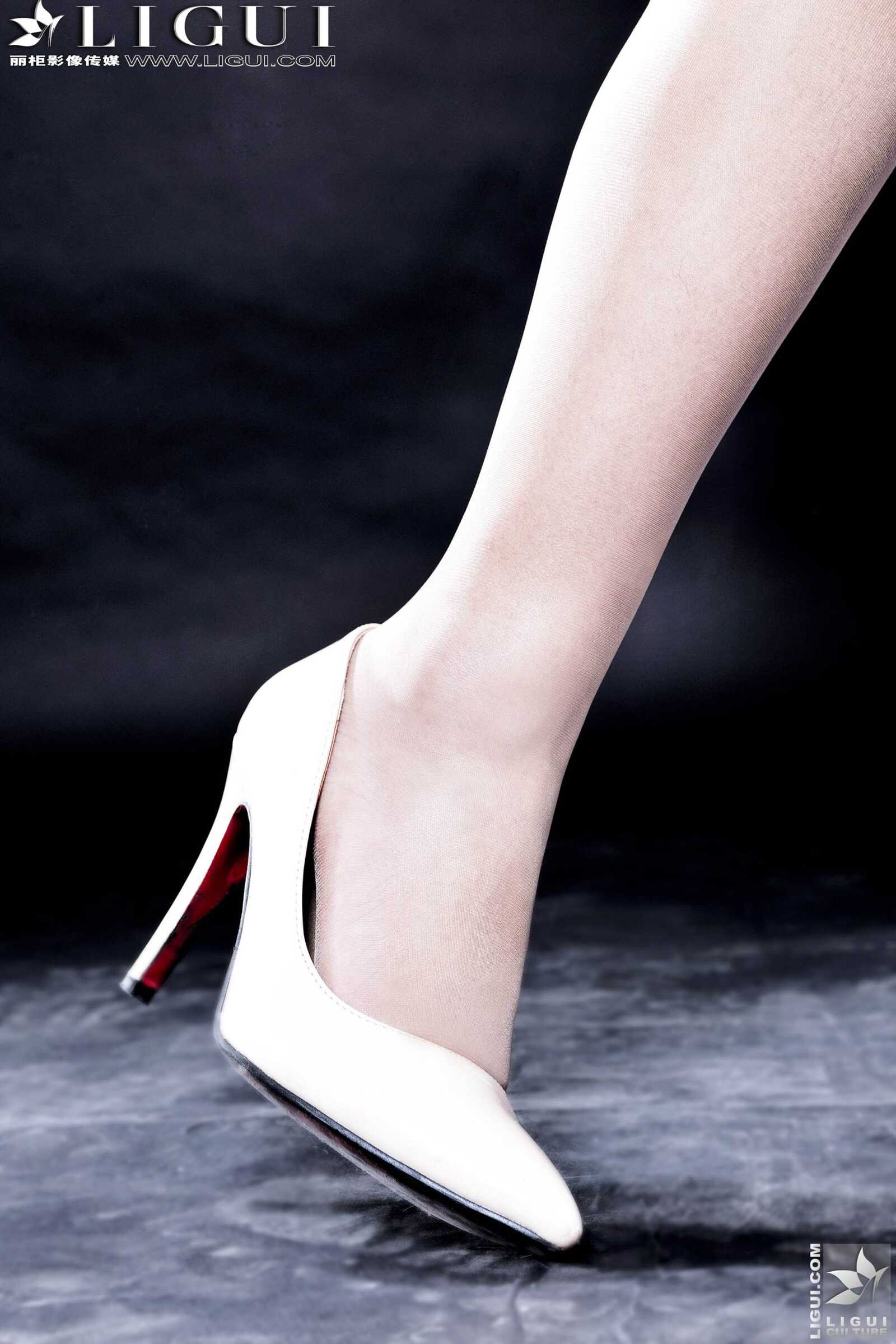 Model 司琪《粉色丽人》[丽柜LiGui] 美腿玉足写真图第15张