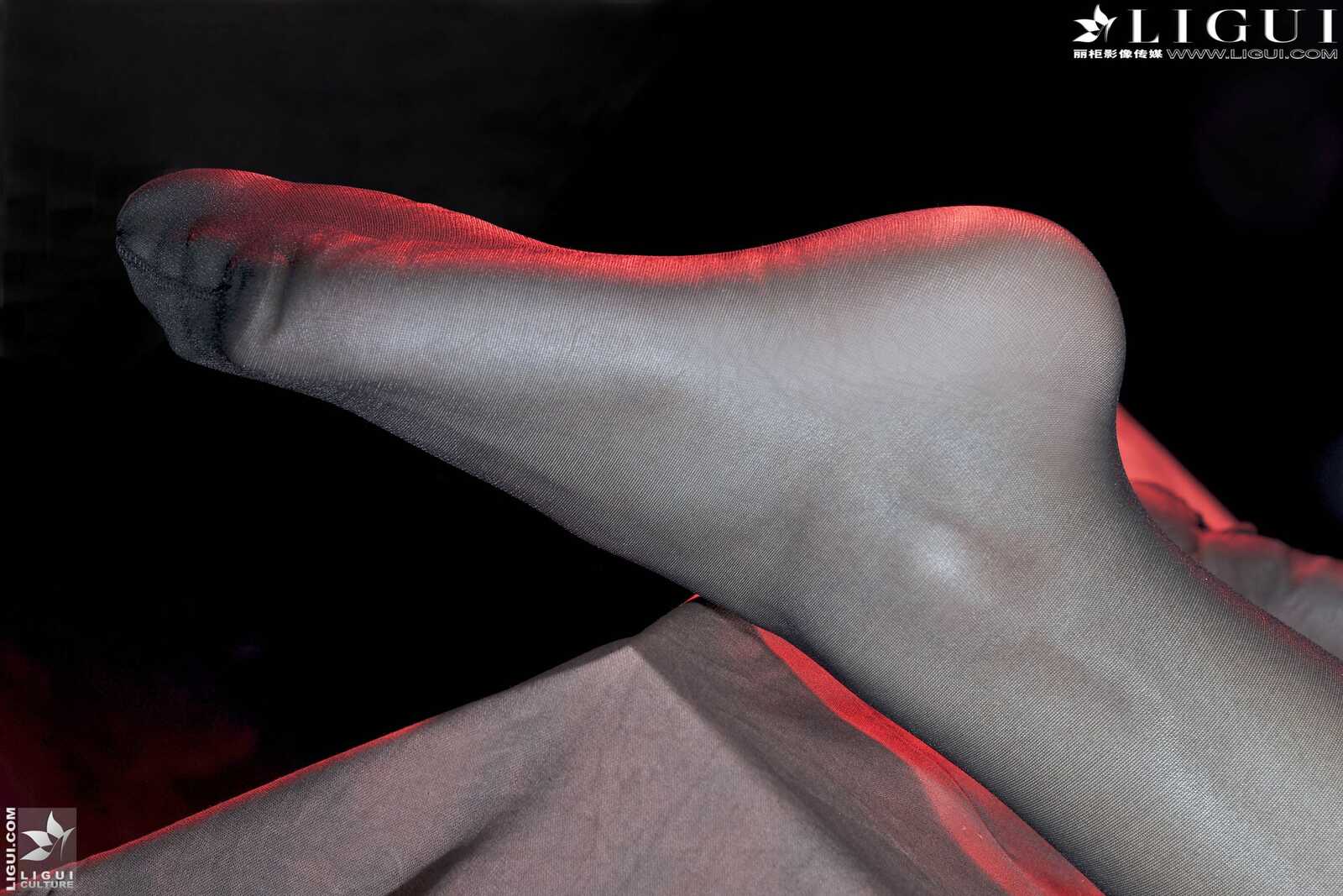 Model 司琪《皮草黑丝女郎》 [丽柜LiGui] 美腿玉足第8张