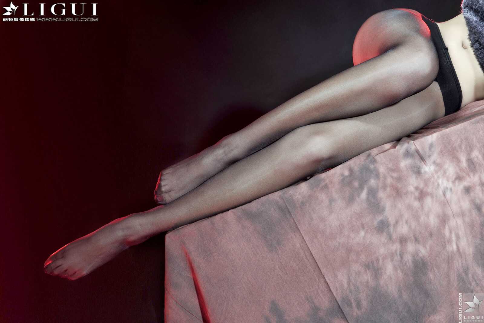 Model 司琪《皮草黑丝女郎》 [丽柜LiGui] 美腿玉足第5张