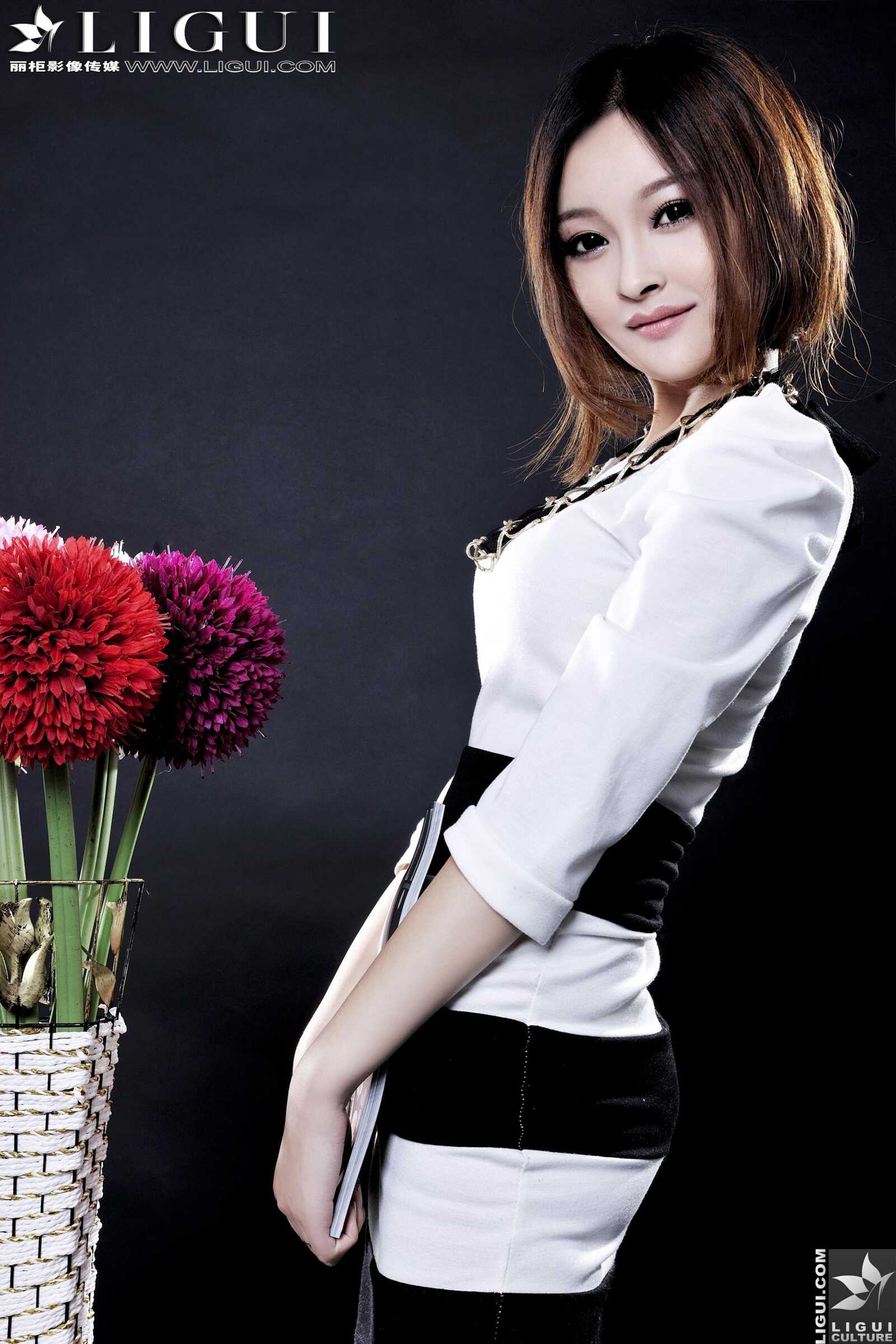 Model 小杨幂《极品时尚职业装女郎》 [丽柜LiGui第18张