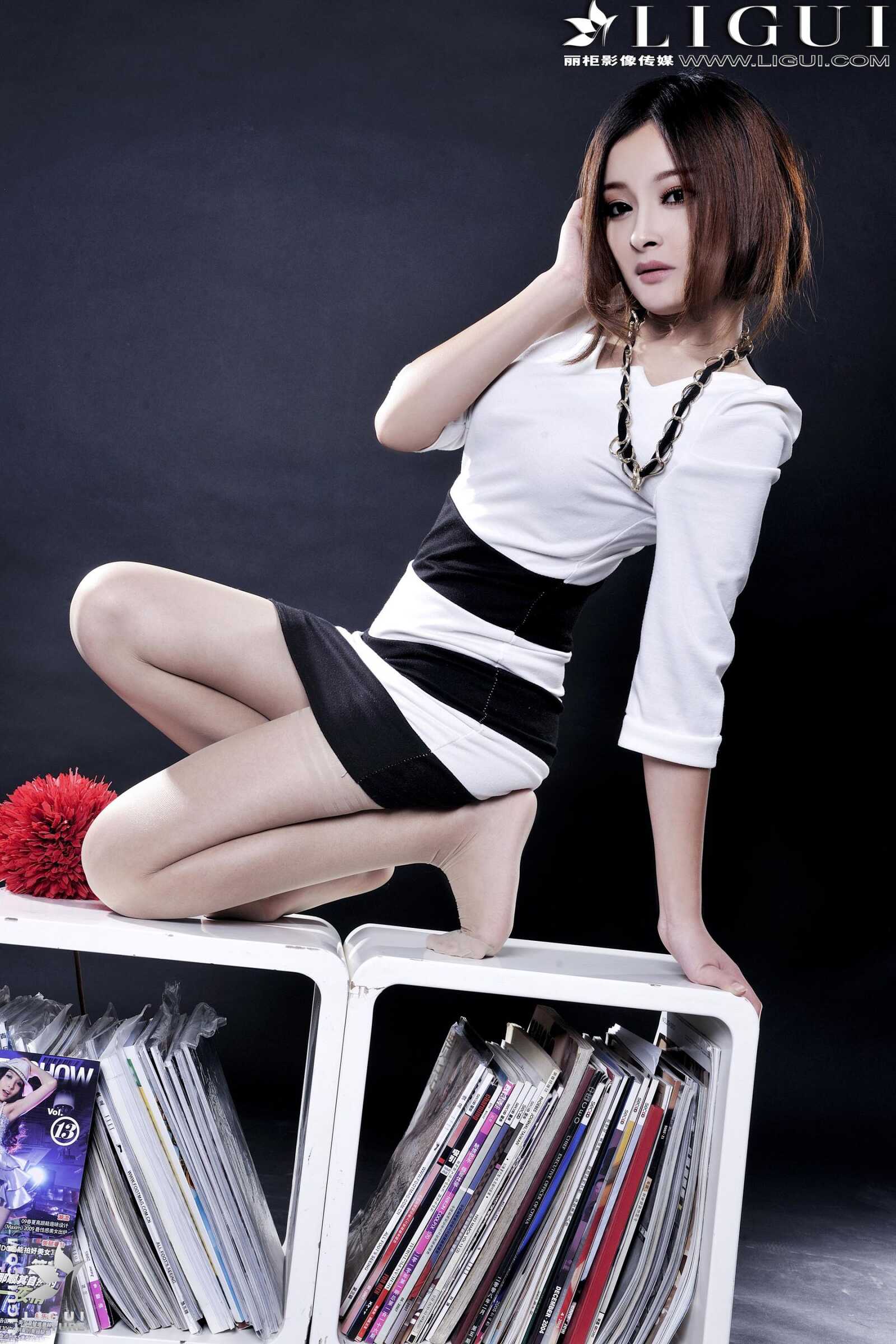 Model 小杨幂《极品时尚职业装女郎》 [丽柜LiGui第3张