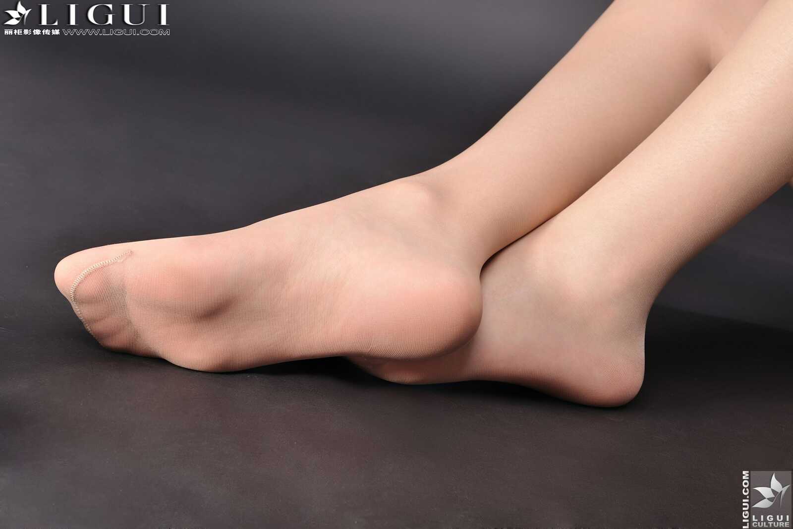 [丽柜LiGui] Model 文欣《OL职业装》上下全集 美腿玉第3张