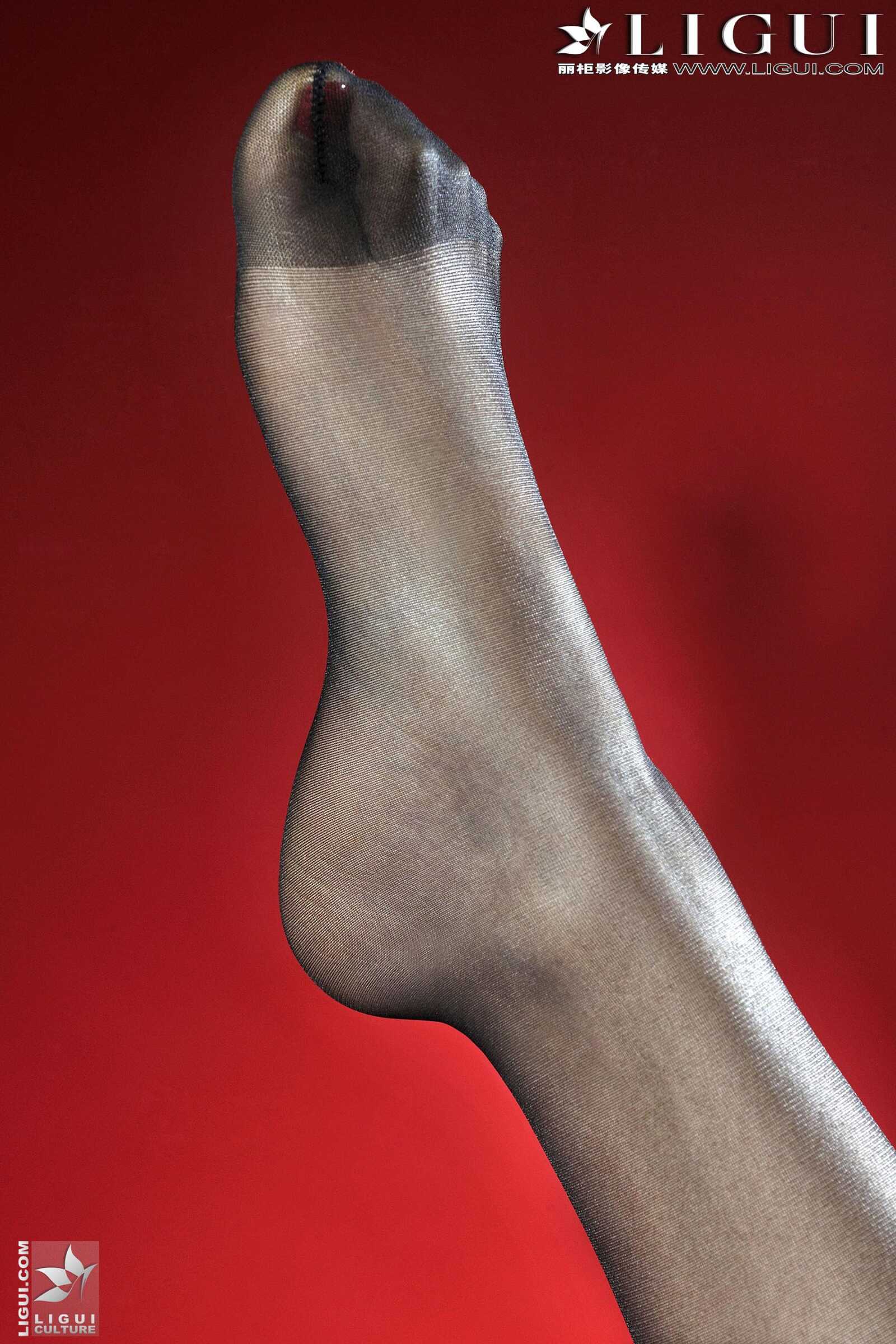 [丽柜贵足LiGui] Model 司琪《黑丝美足》美腿丝足写第3张