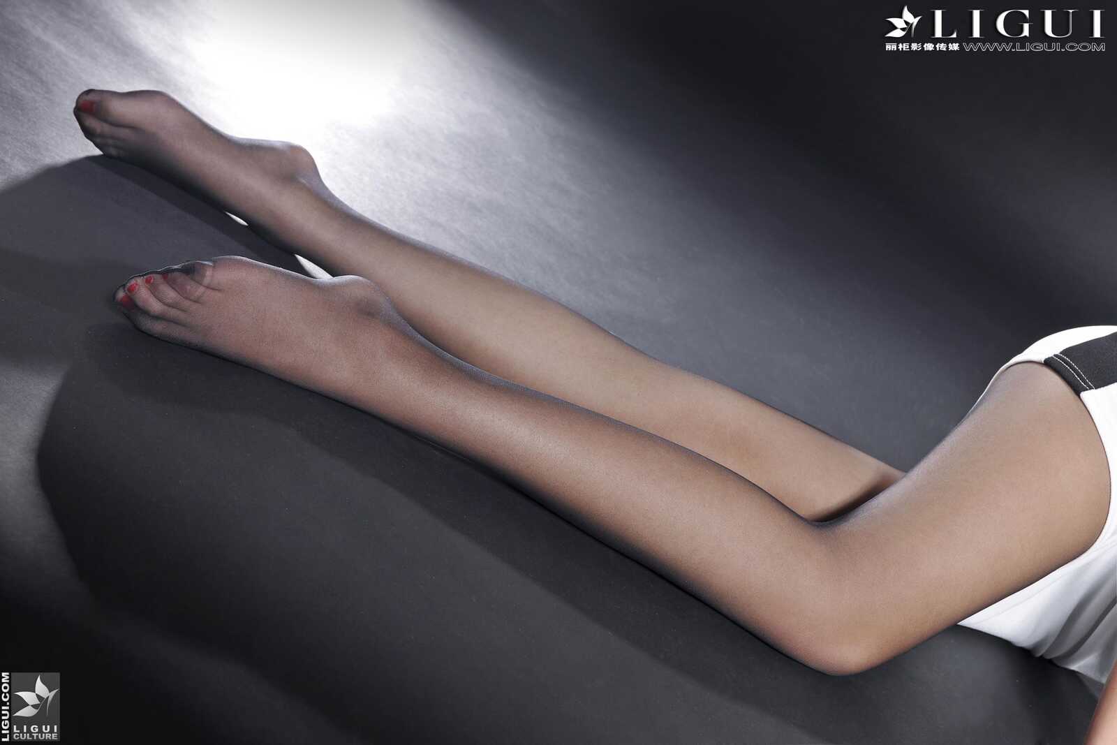 Model Amily《黑丝高跟女郎》上下全集 [丽柜贵足第4张