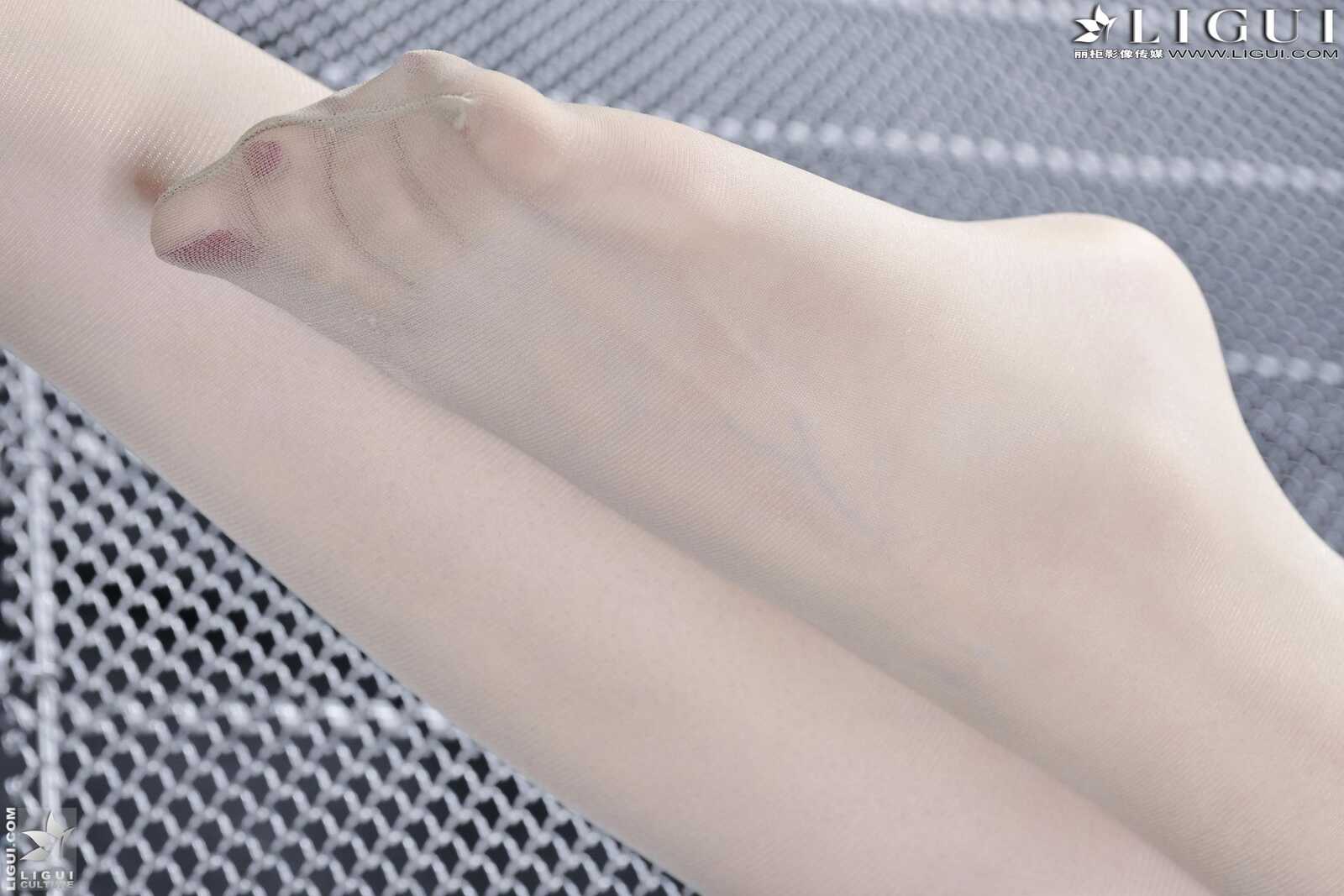 [丽柜贵足LiGui] Model 允儿《肉丝袜高跟女郎》美腿第4张