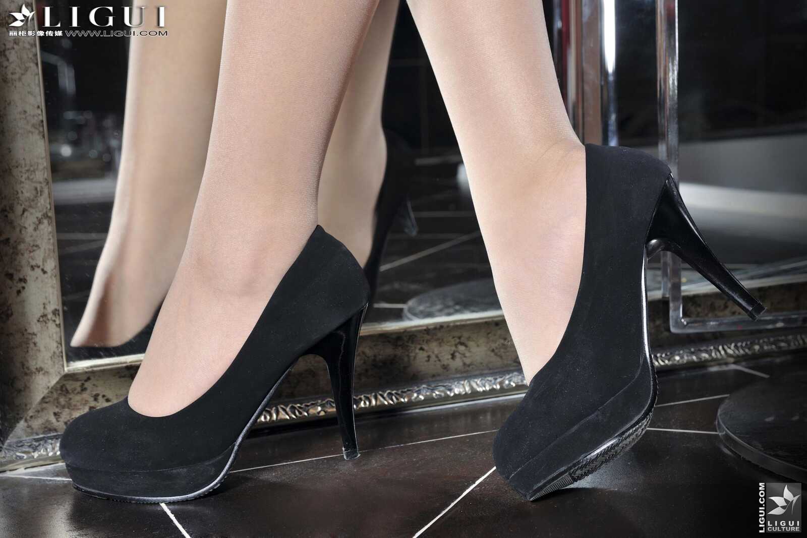 Model 小杨幂《OL高跟丝足》上下全集 [丽柜贵足第13张