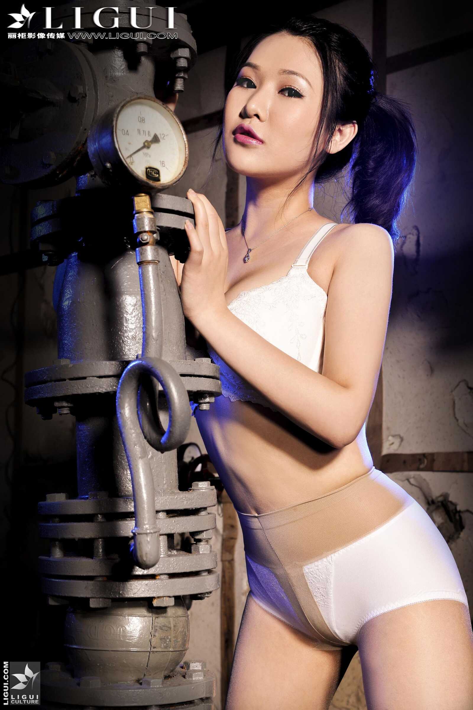 Model 文静《睡衣+肉丝袜高跟》[丽柜LiGui] 美腿丝第13张