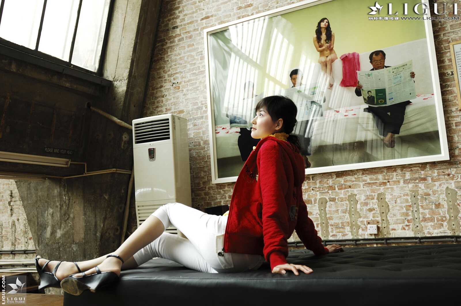 [丽柜贵足LiGui] Model 婷婷《街拍高跟系列》美腿丝第14张